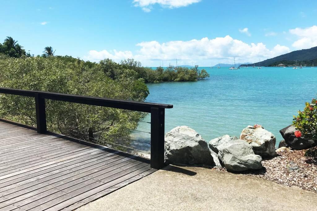LILY LAMOND TOWNHOUSE, outdoor hammock, 5 min walk to the ocean, in Airlie Beach