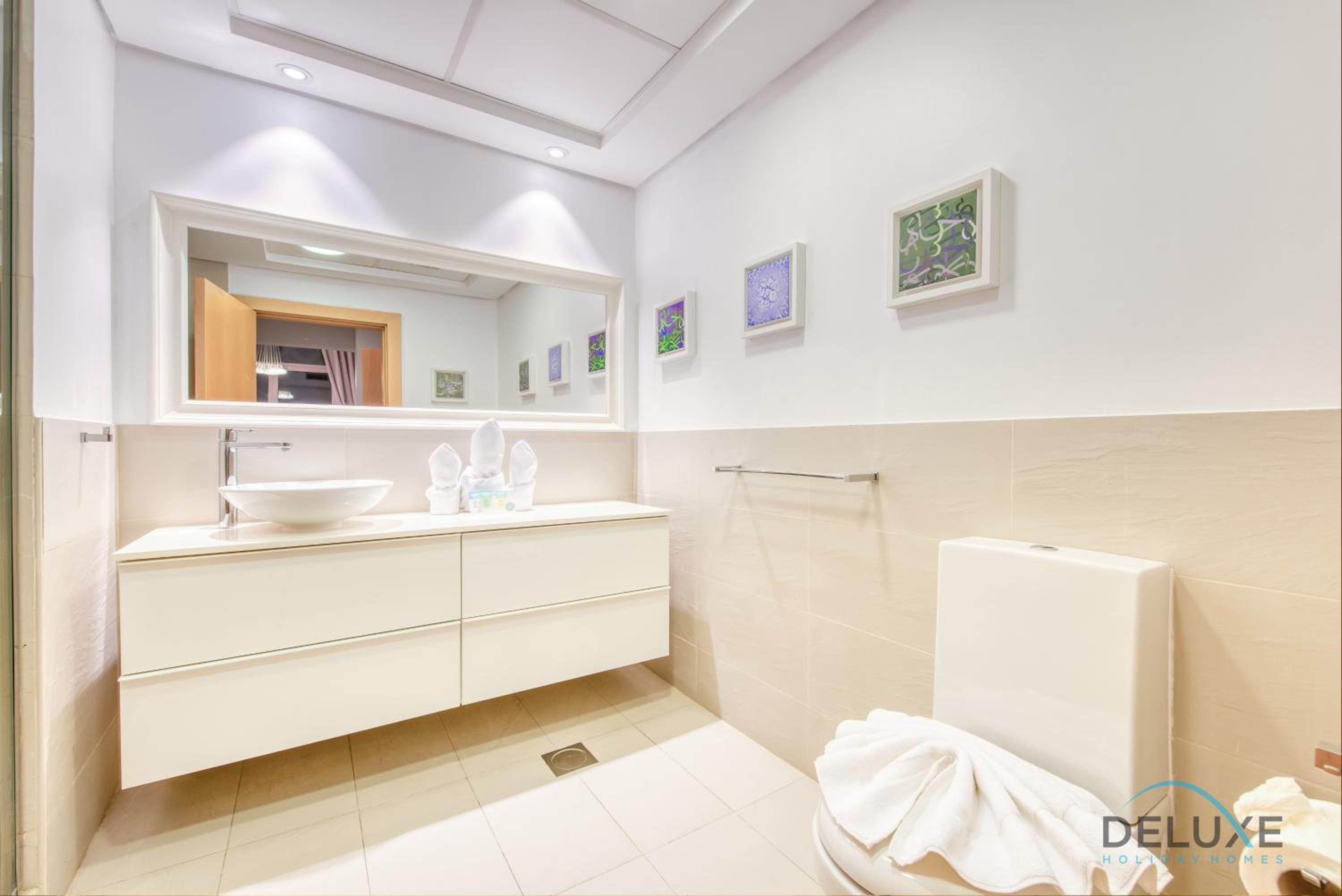 Lively 1 BR at Al Nabat Shoreline 8 Palm Jumeirah by Deluxe Holiday Homes