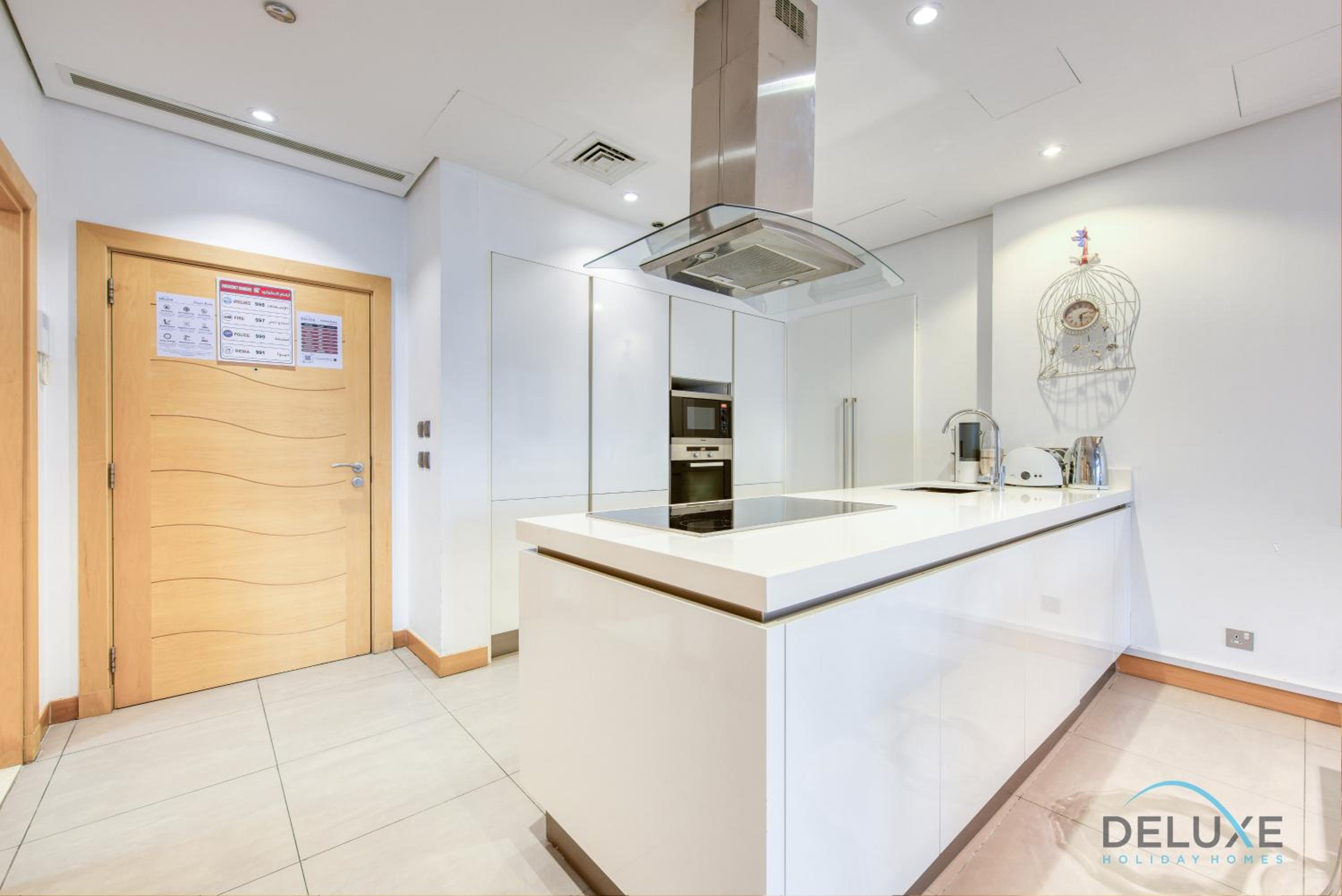 Lively 1 BR at Al Nabat Shoreline 8 Palm Jumeirah by Deluxe Holiday Homes