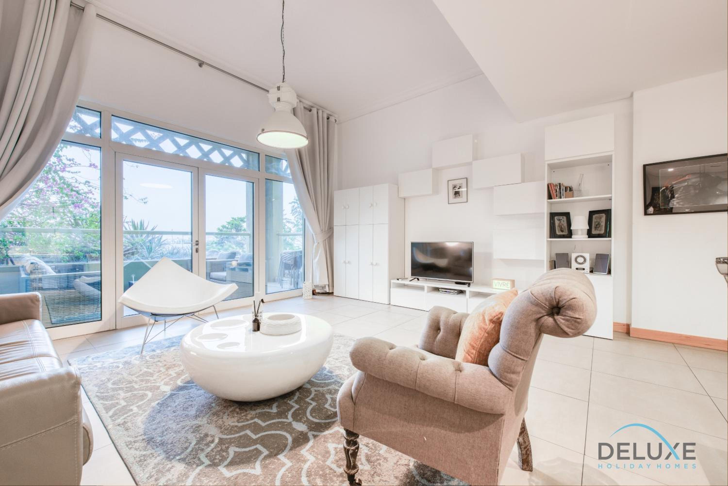 Lively 1 BR at Al Nabat Shoreline 8 Palm Jumeirah by Deluxe Holiday Homes