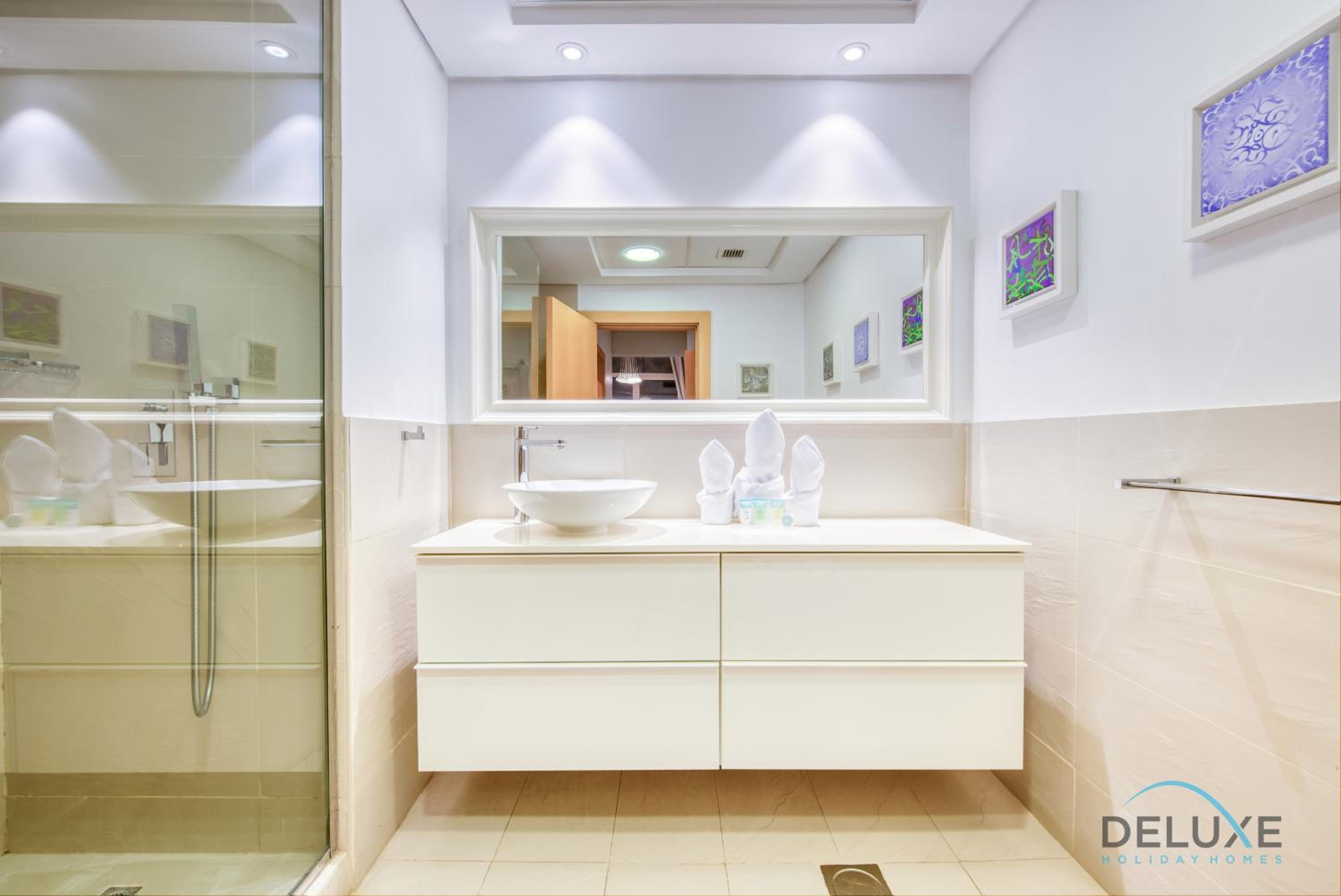 Lively 1 BR at Al Nabat Shoreline 8 Palm Jumeirah by Deluxe Holiday Homes