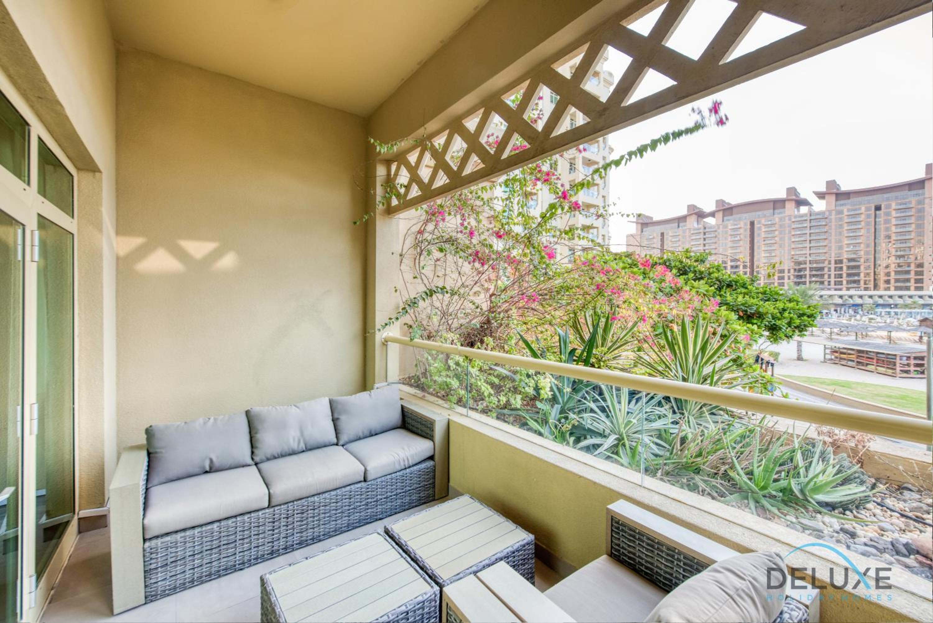 Lively 1 BR at Al Nabat Shoreline 8 Palm Jumeirah by Deluxe Holiday Homes