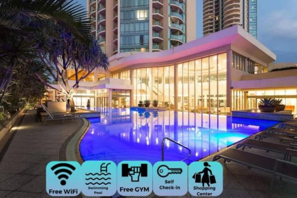 Surfers Ocean View. Large Fridge, Washing Machine, WIFI view 4