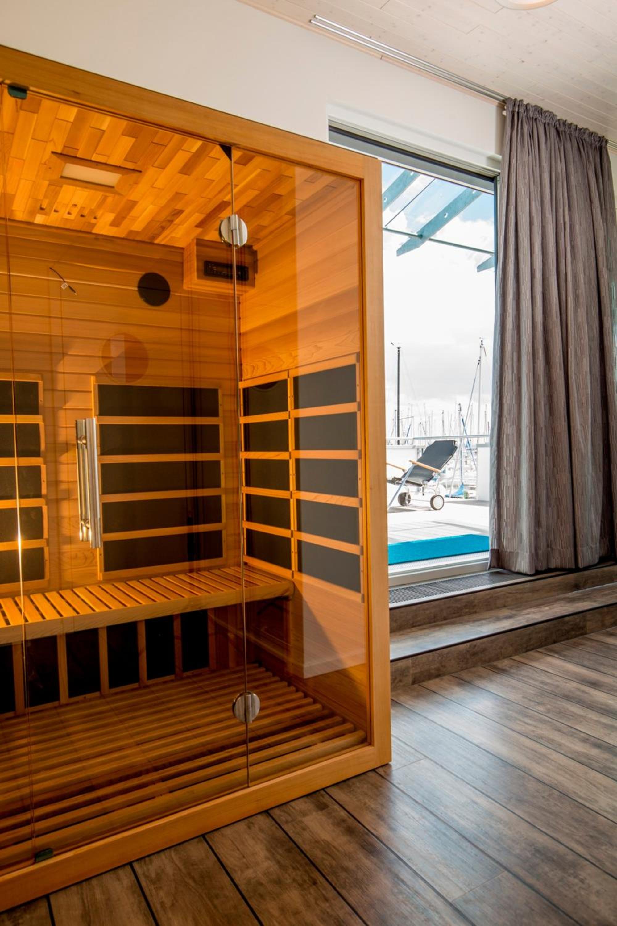 KYST 5410 Floating Home 1