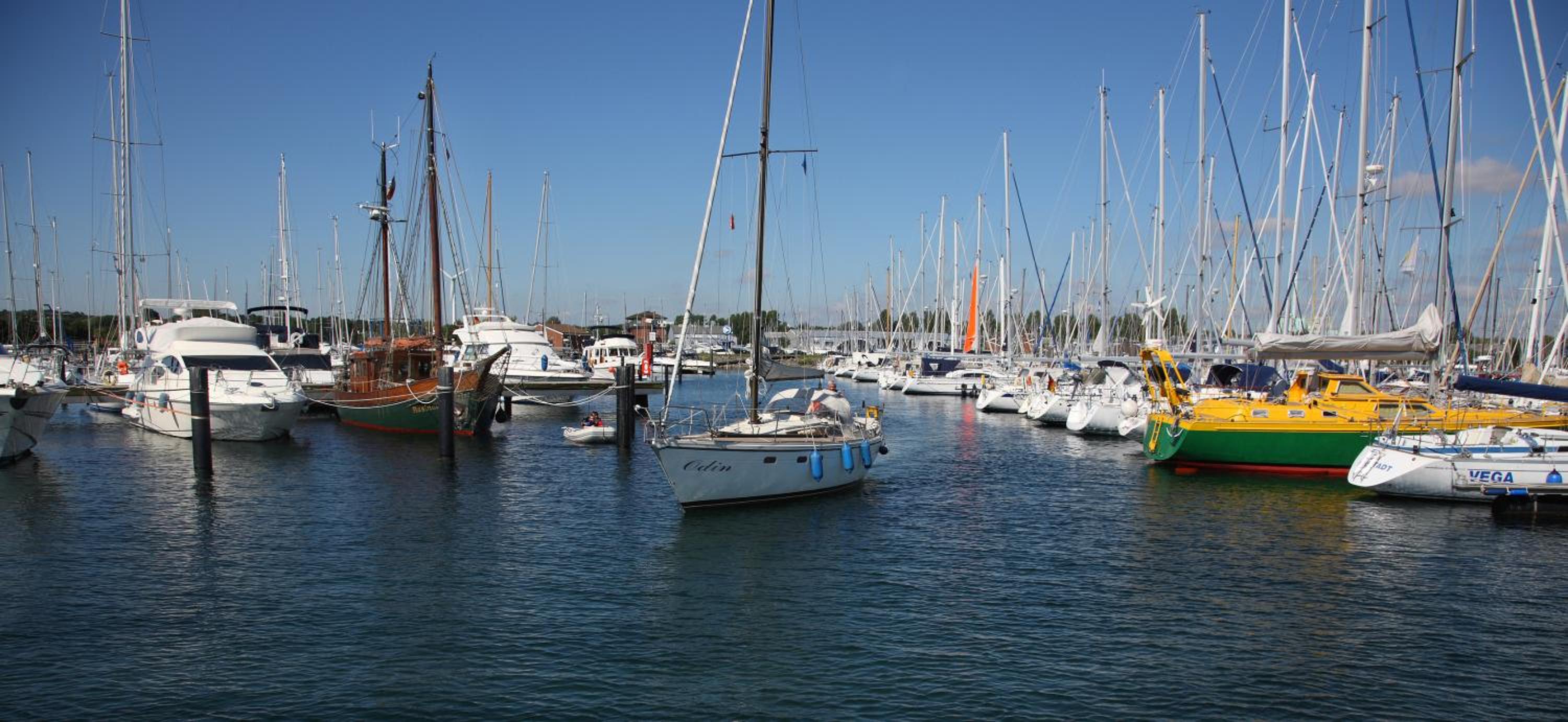 KYST 5410 Floating Home 1