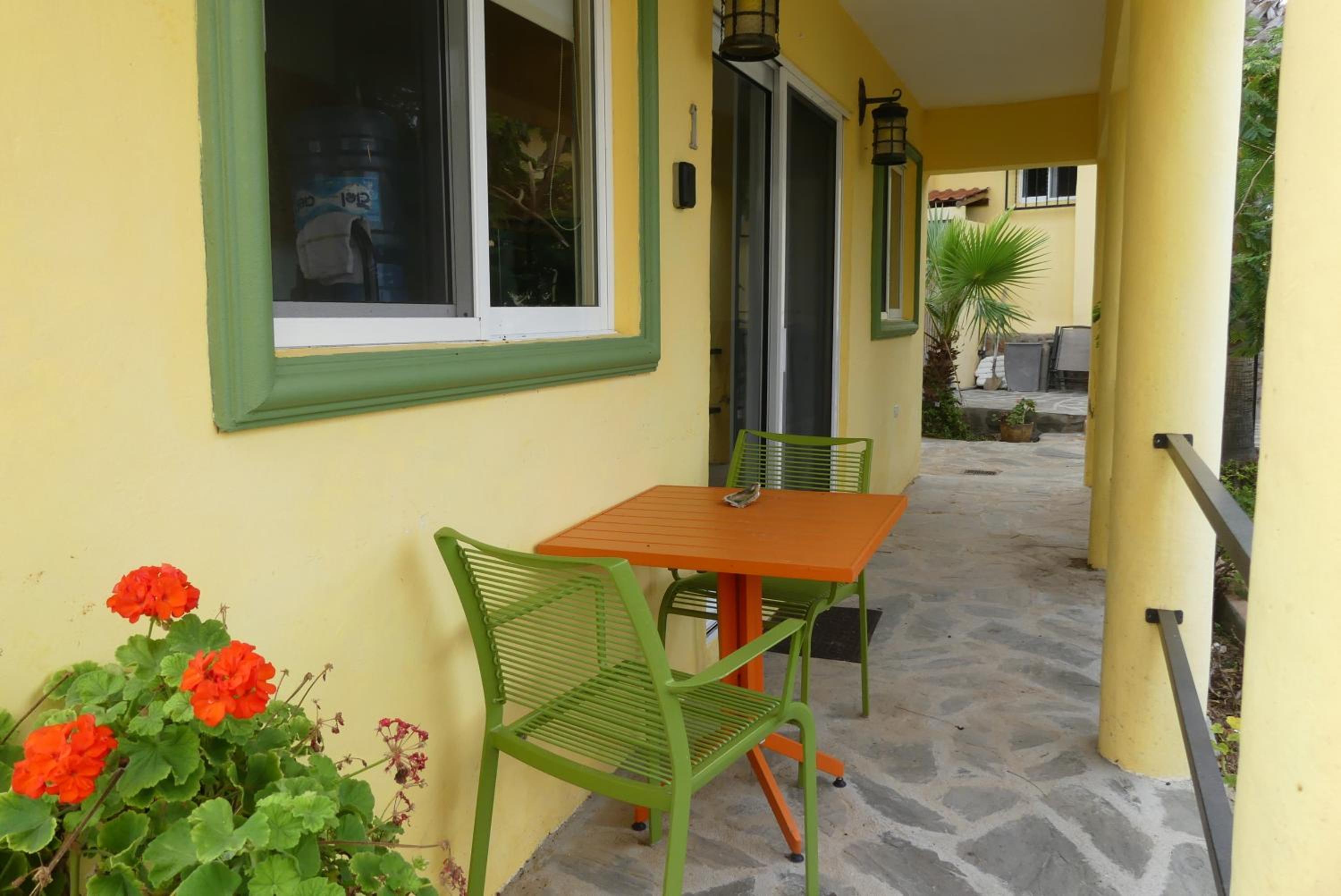 Casa Flores Casitas
