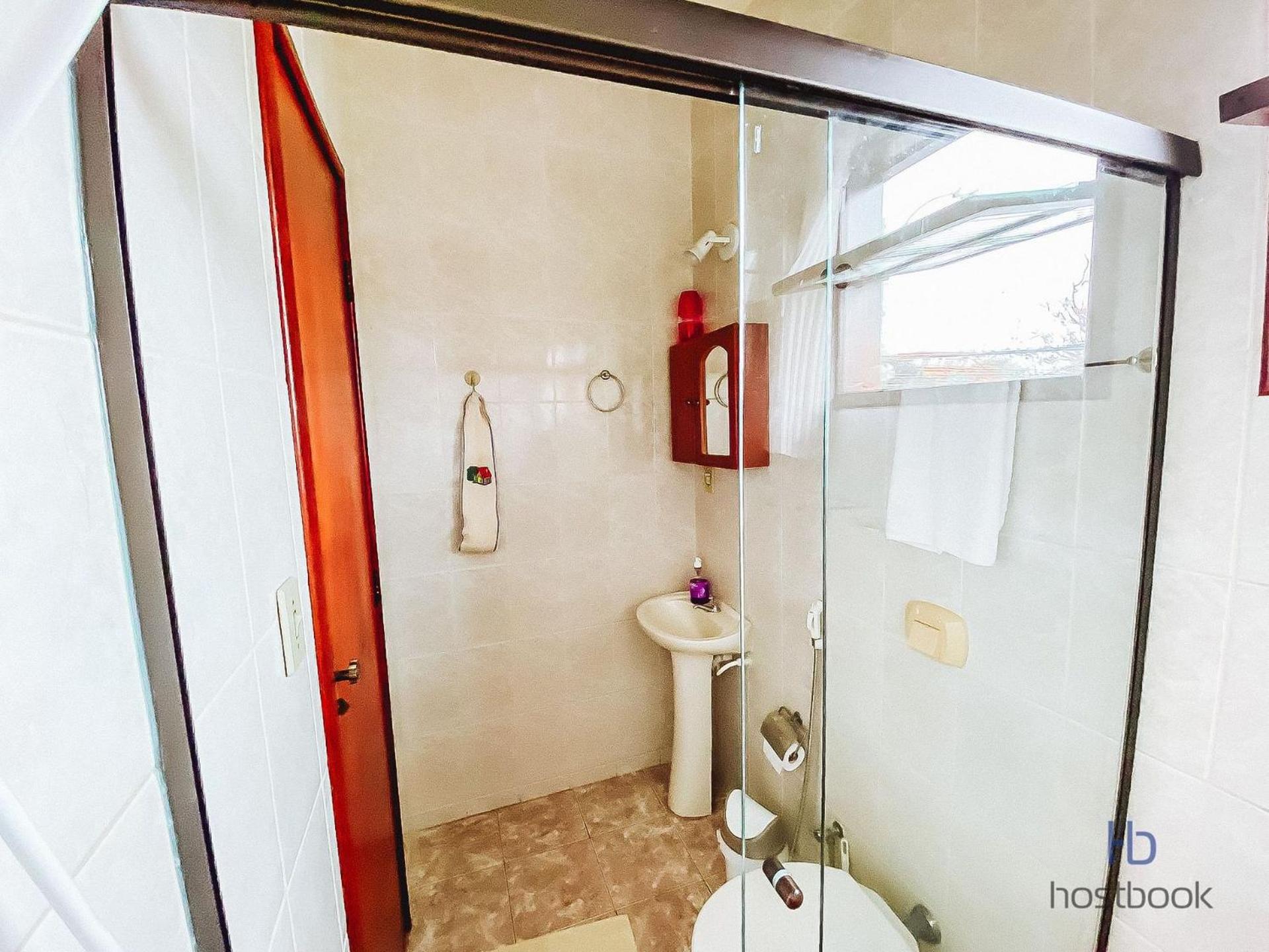 Large duplex with backyard 300m from downtown beach