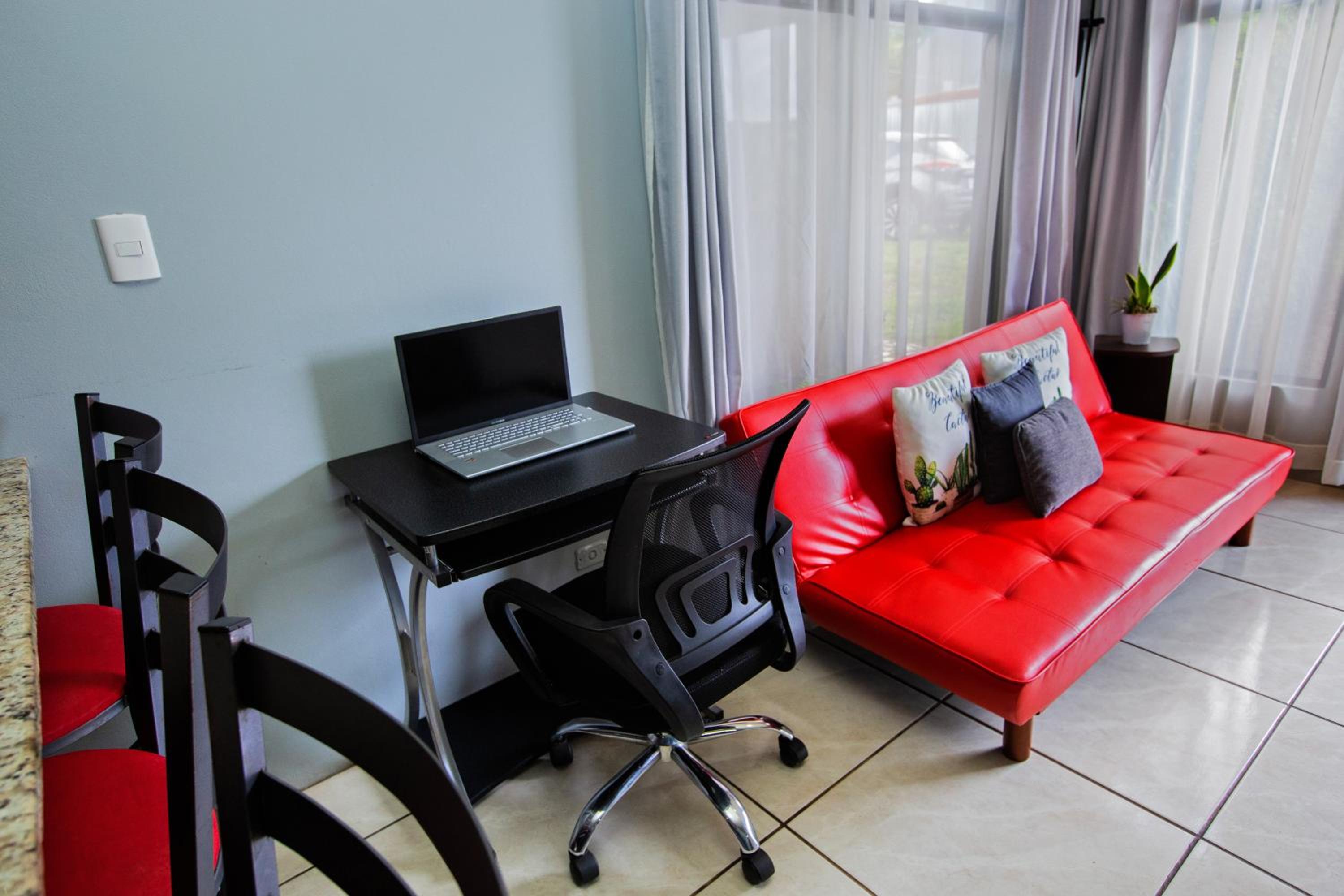 Casa Suculenta ,Monteverde con Jacuzzi Privado y Lavandería