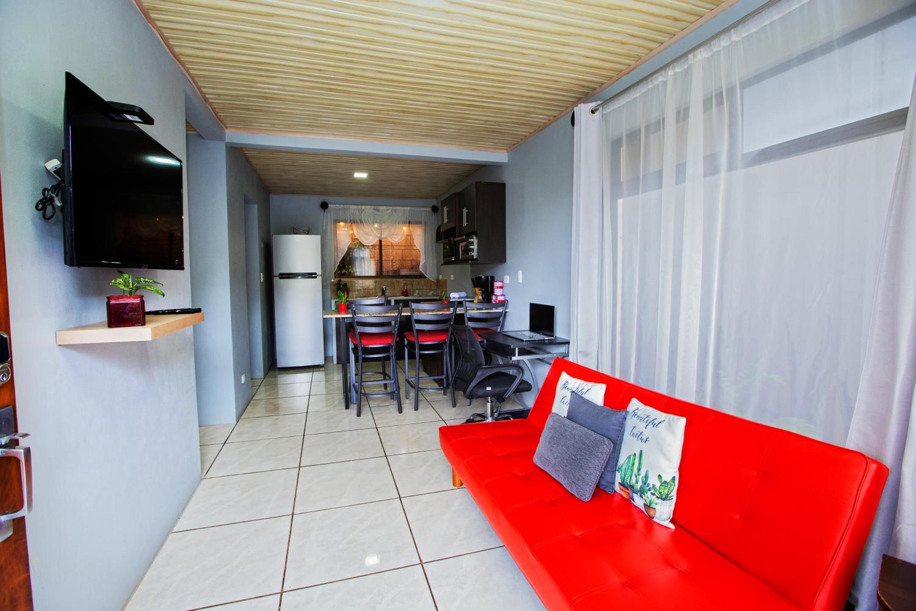 Casa Suculenta ,Monteverde con Jacuzzi Privado y Lavandería