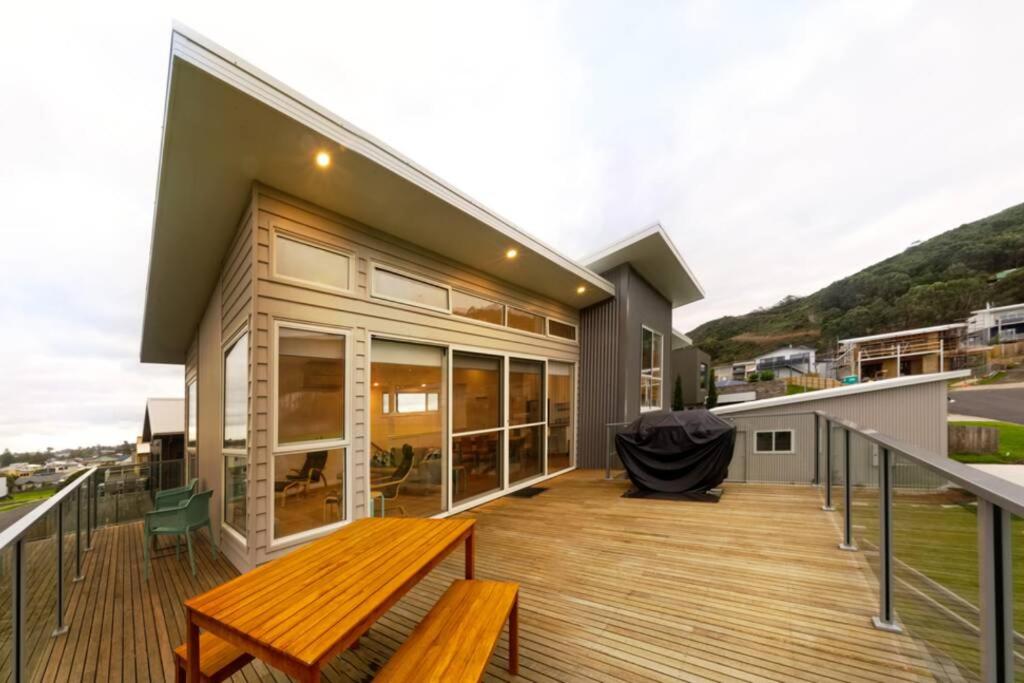 Ocean Loft - Oceanview ~Pet Friendly ~ Free Wifi