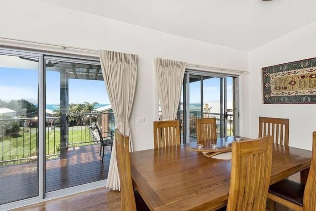 Beachside Bliss with Secure yard l Pet Friendly