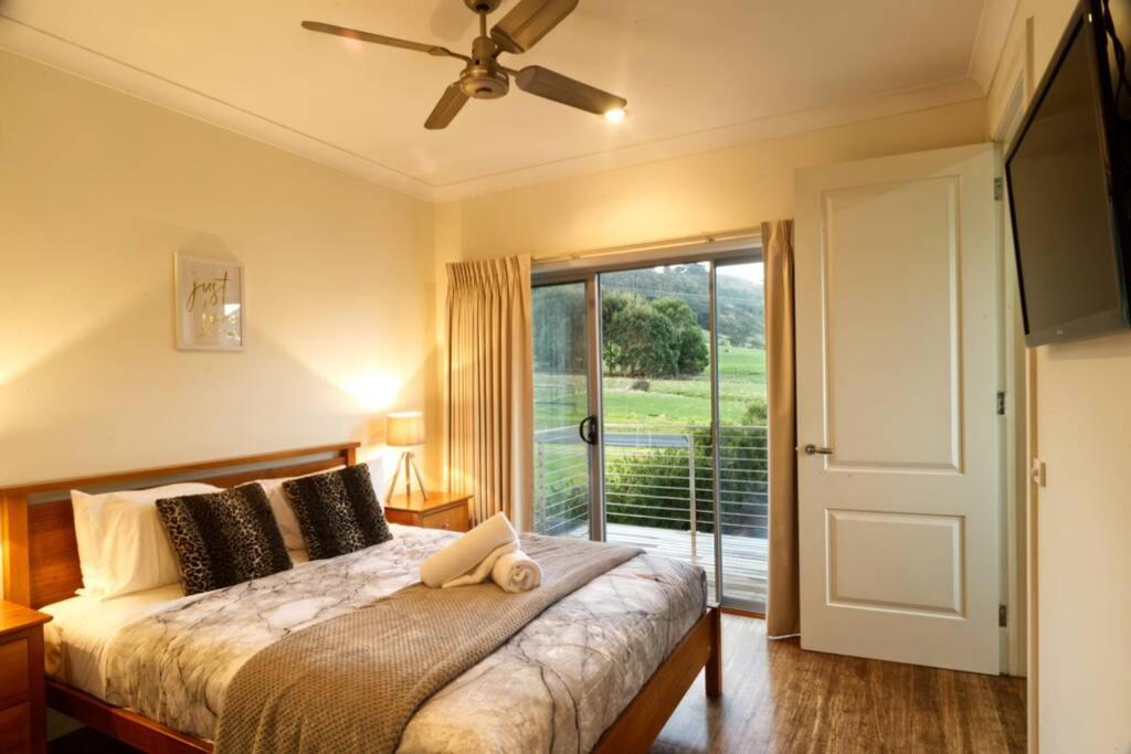 Beachside Bliss with Secure yard l Pet Friendly
