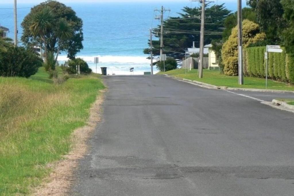 Beachside Bliss with Secure yard l Pet Friendly