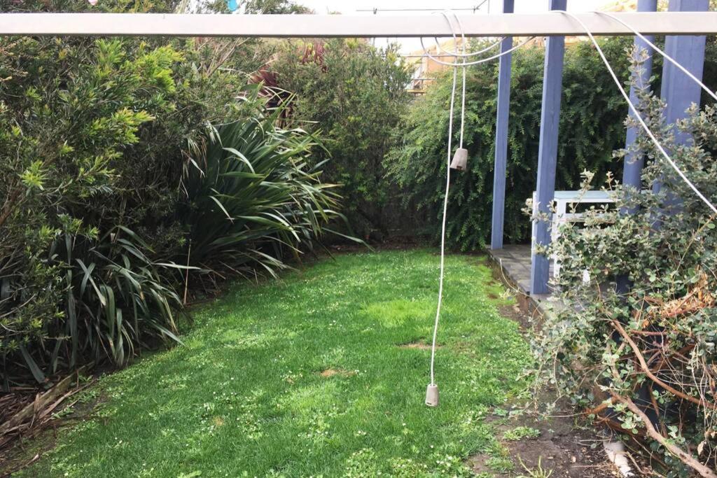 Beachside Bliss with Secure yard l Pet Friendly
