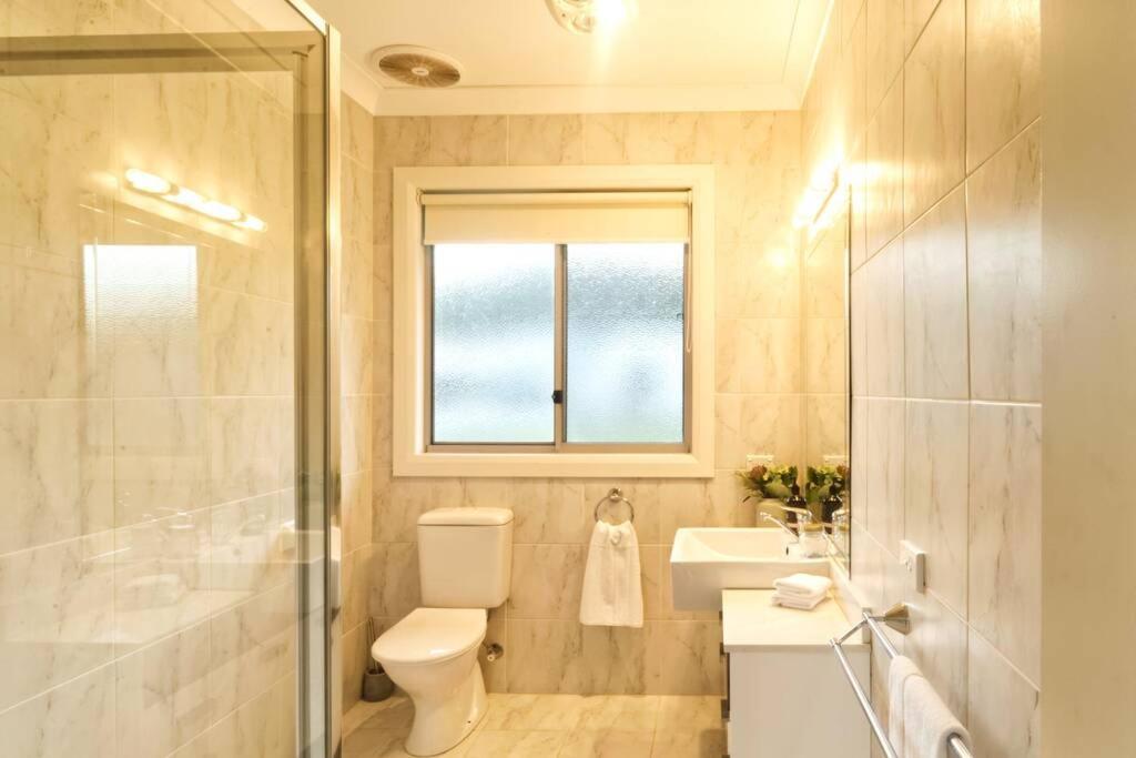 Beachside Bliss with Secure yard l Pet Friendly