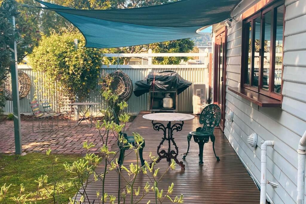 Lighthouse Retreat - Pet Friendly Free Wifi