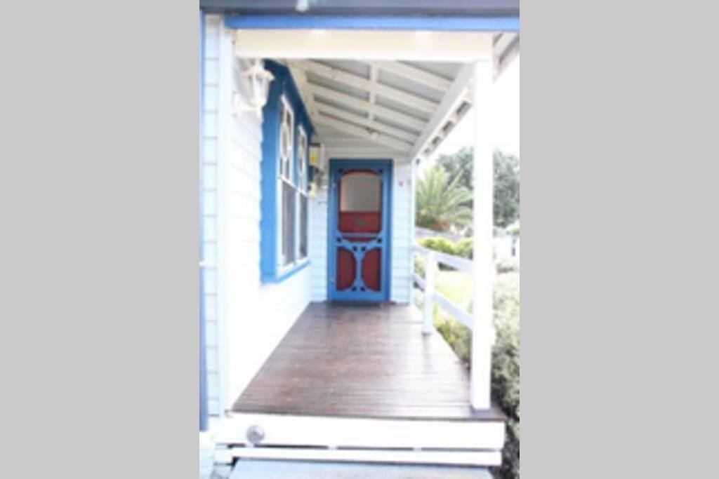 Lighthouse Retreat - Pet Friendly Free Wifi