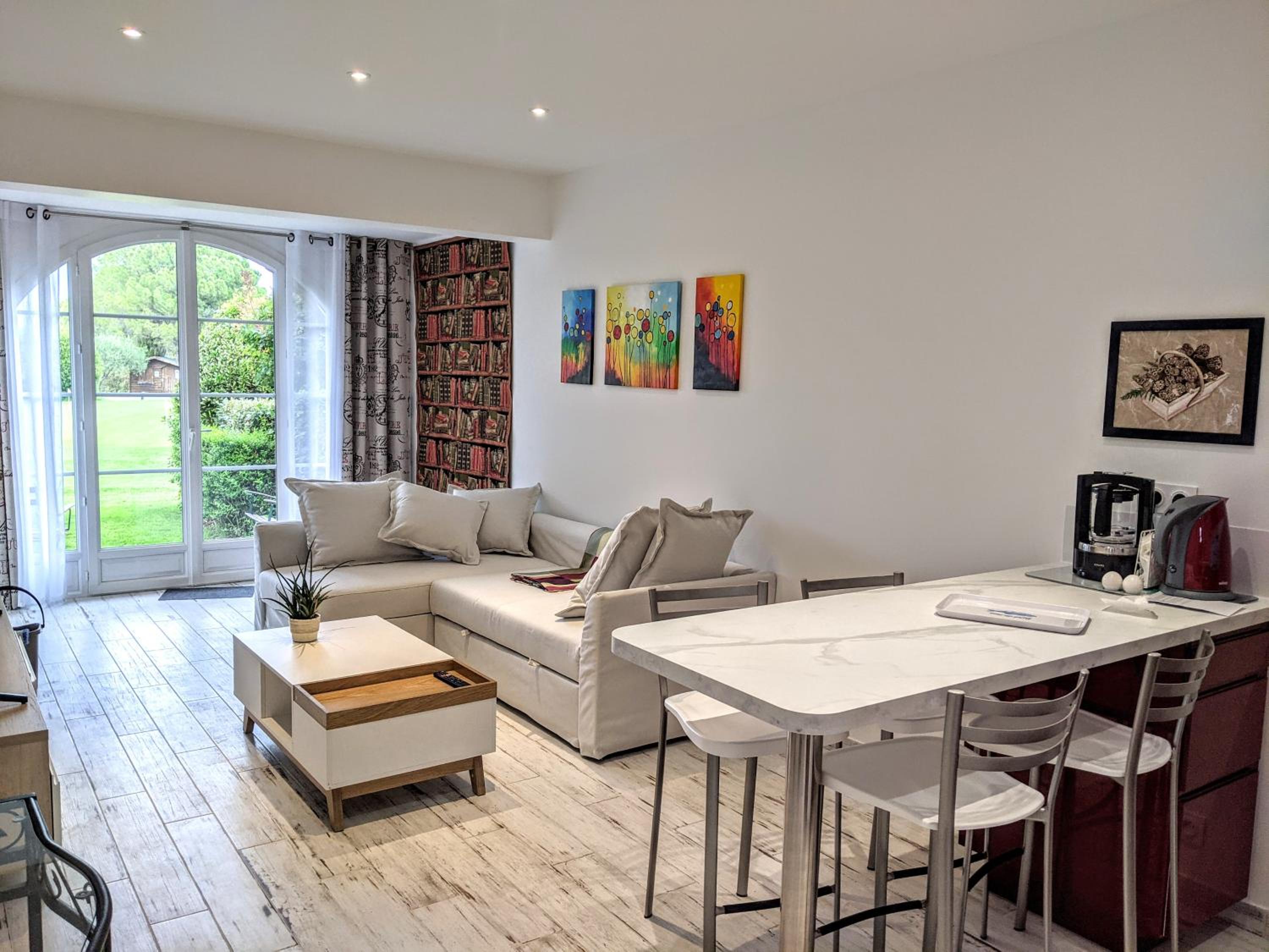 Hotel Joli F2 Saint Endreol HAMEAU PALAYSON Var - Image 1