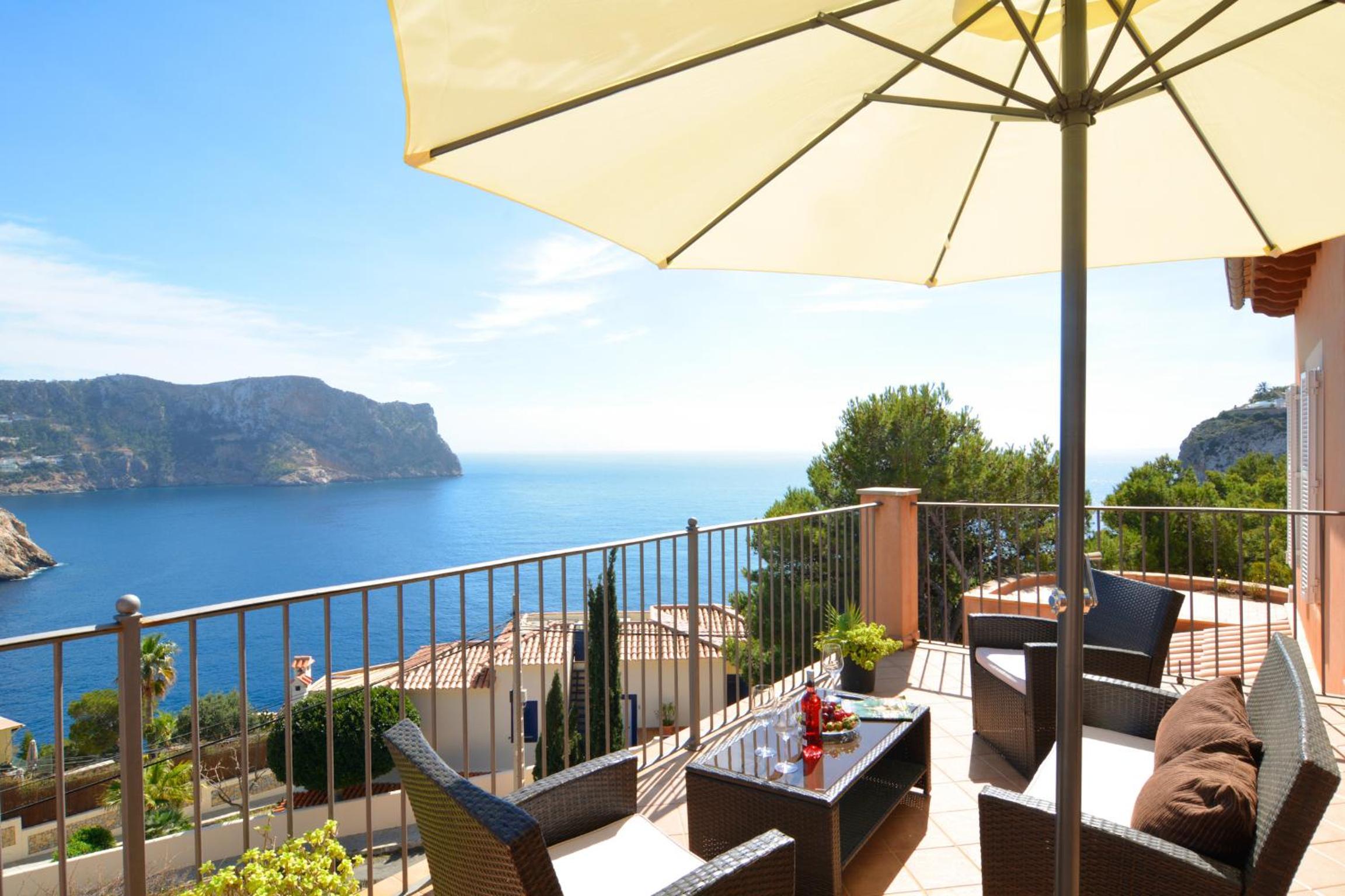 Charming Villa With Enchanting Sea Views And Pool