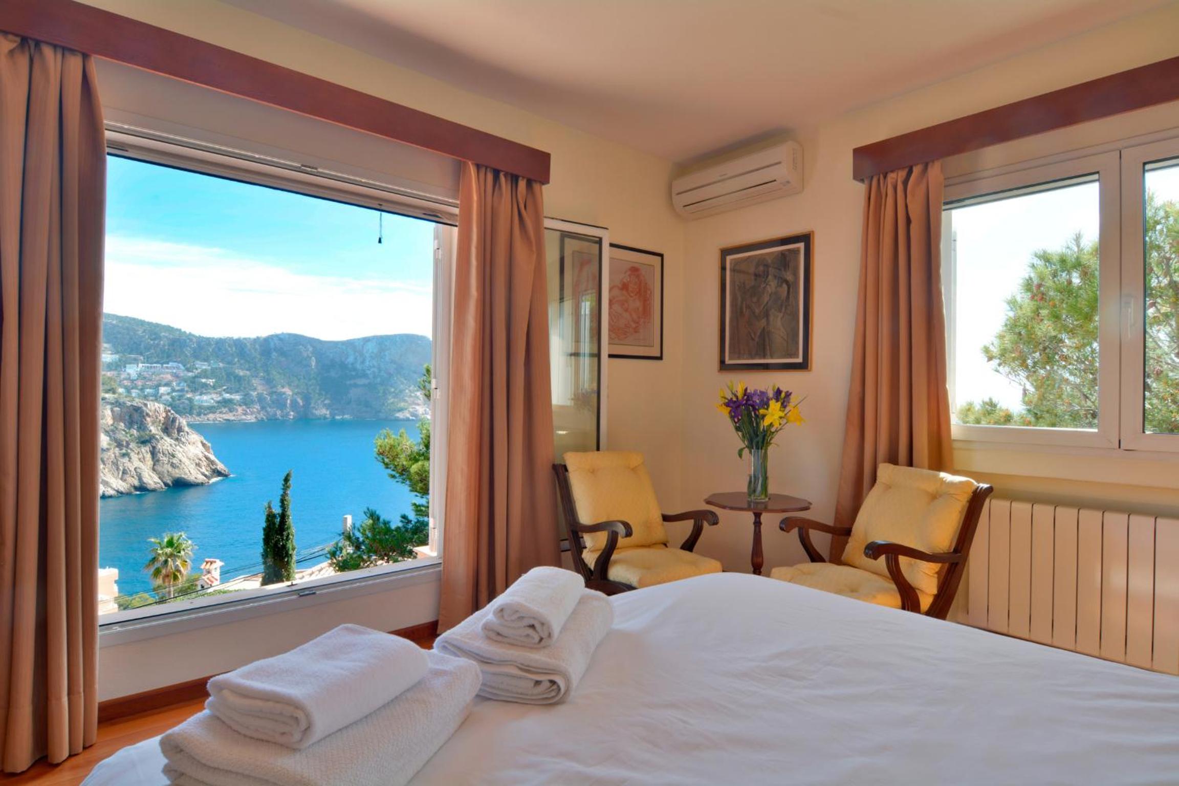 Charming Villa With Enchanting Sea Views And Pool