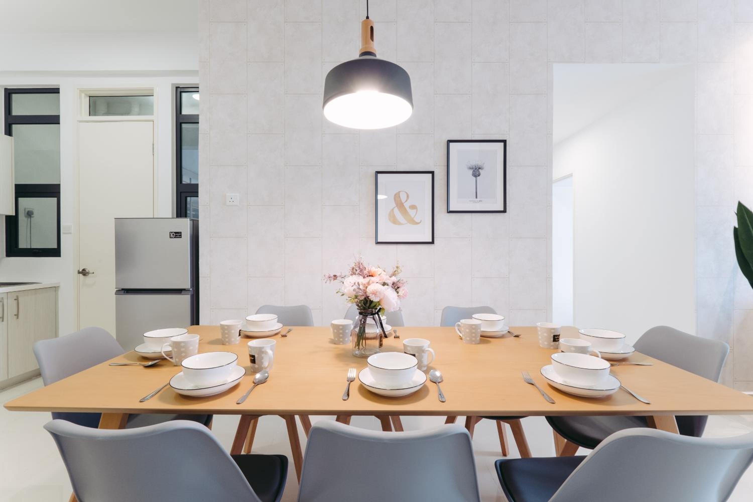 Contemporary Muji 现代简约日系民宿 Mytown & IKEA 8pax