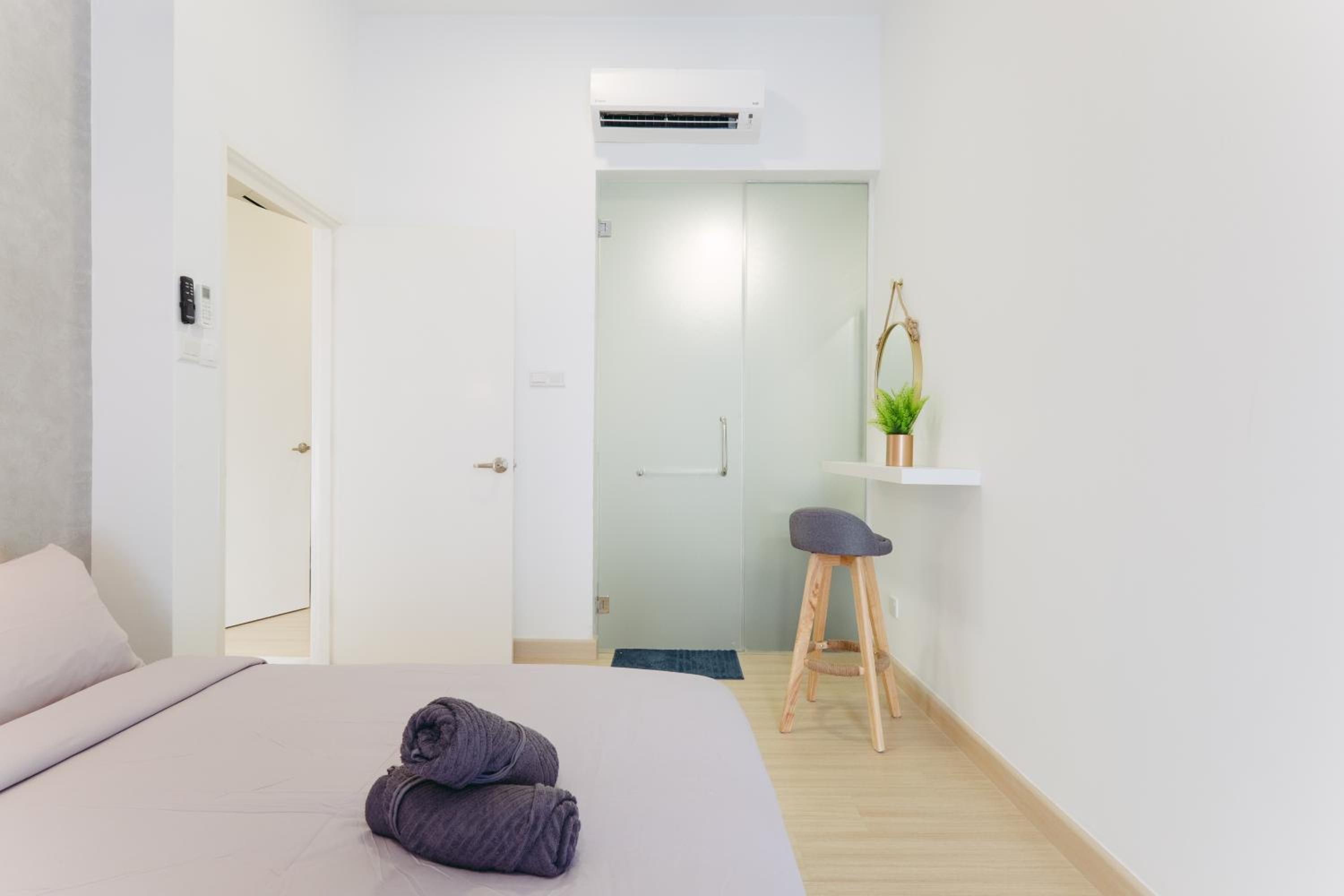 Contemporary Muji 现代简约日系民宿 Mytown & IKEA 8pax