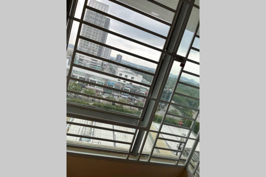 Baojuwu@2 Bedrooms Akademik Suites Austin Height