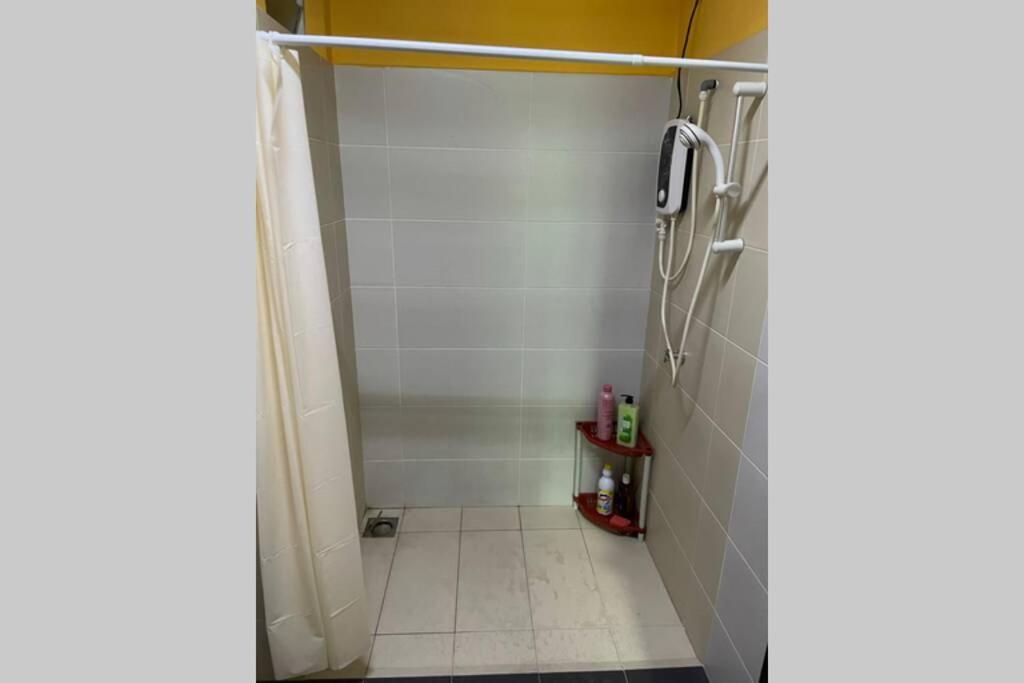 Baojuwu@2 Bedrooms Akademik Suites Austin Height
