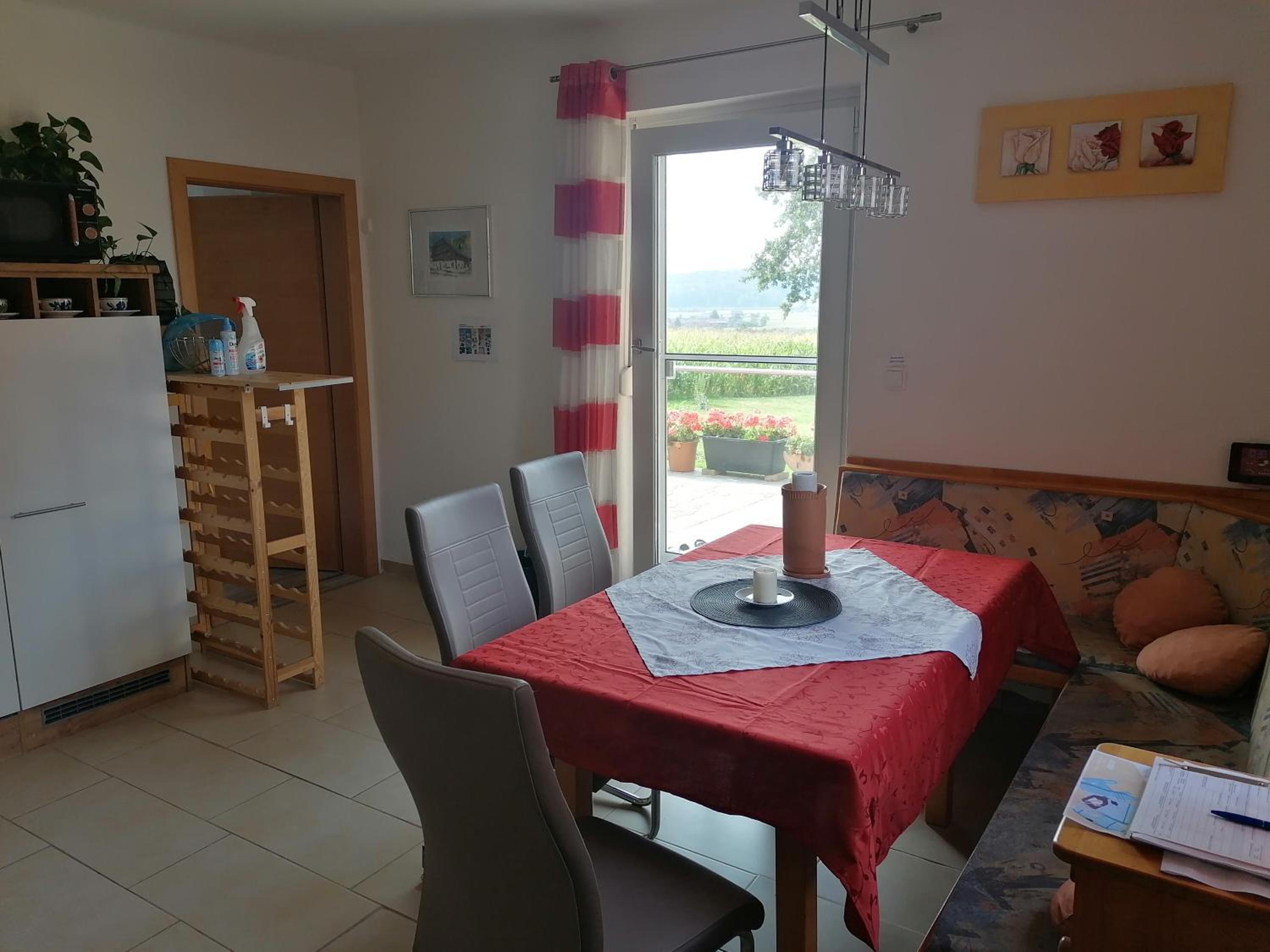 HAUS SONBERG mit Garten, Pool, Fasssauna, semi detached house with garden