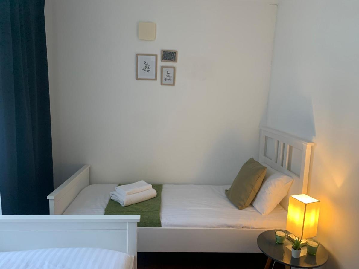 Unique 2 bedroom apartment in London/ Excel / Olympic city close to central line tube station with gated parking space