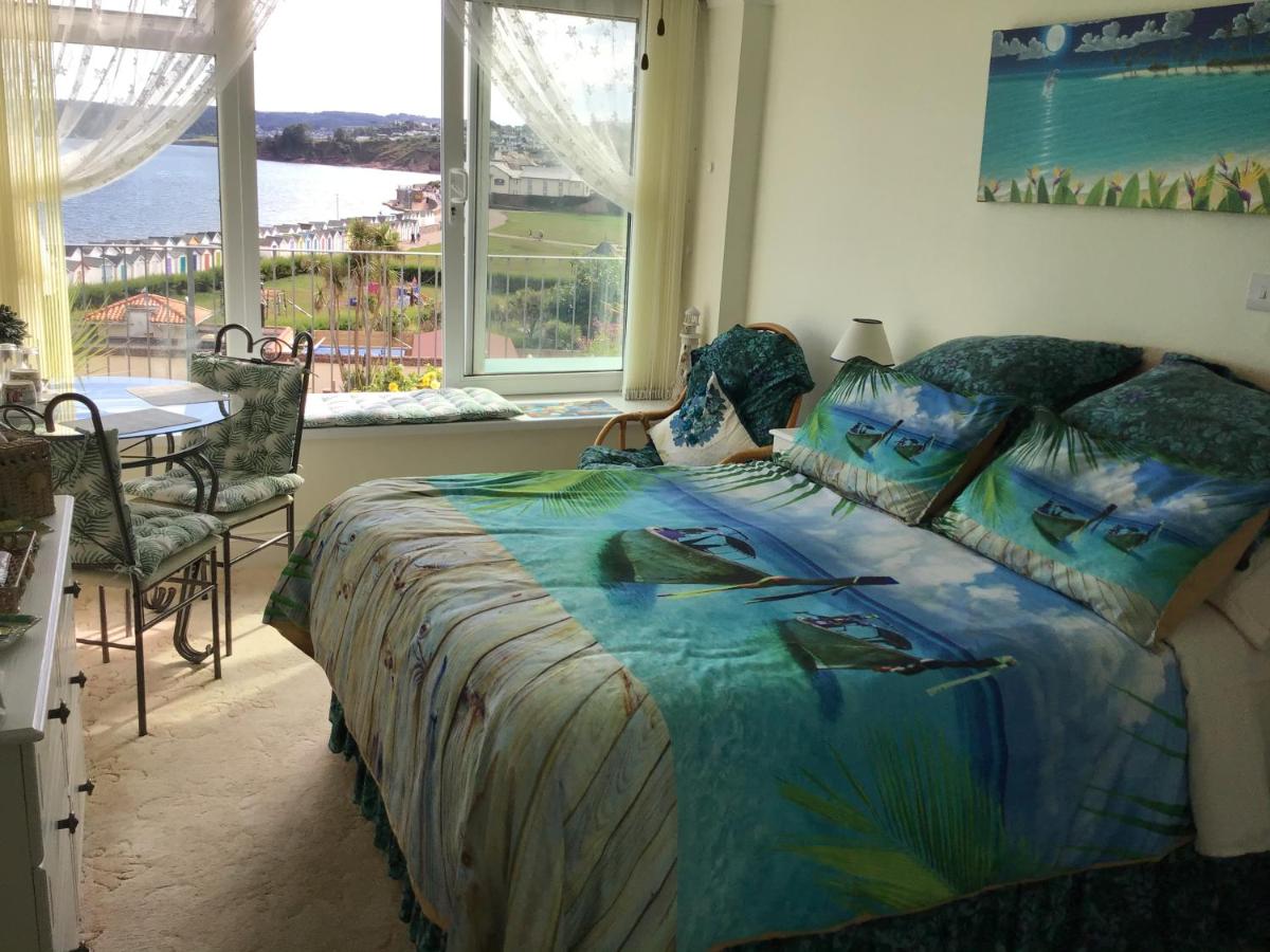 Vista Room with a Sea View view 4