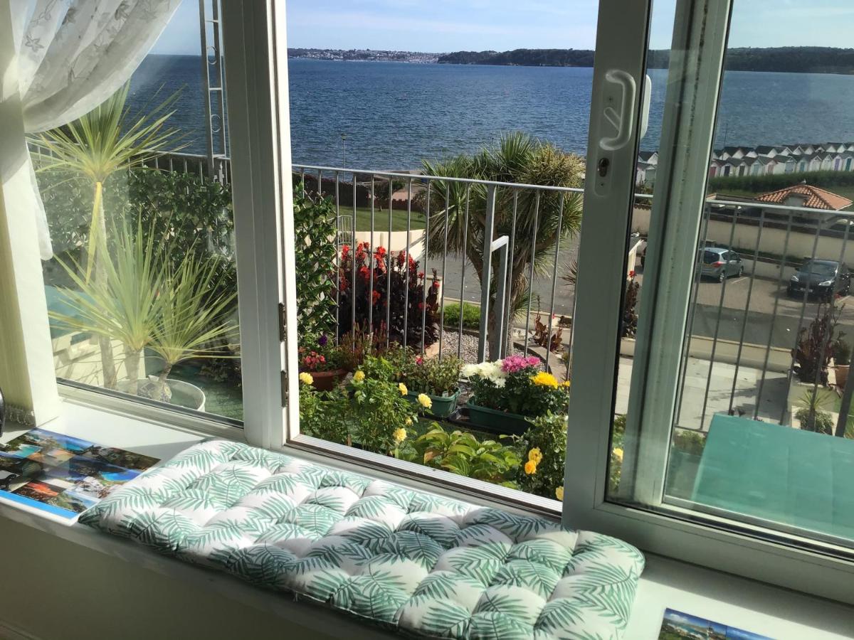 Vista Room with a Sea View view 5