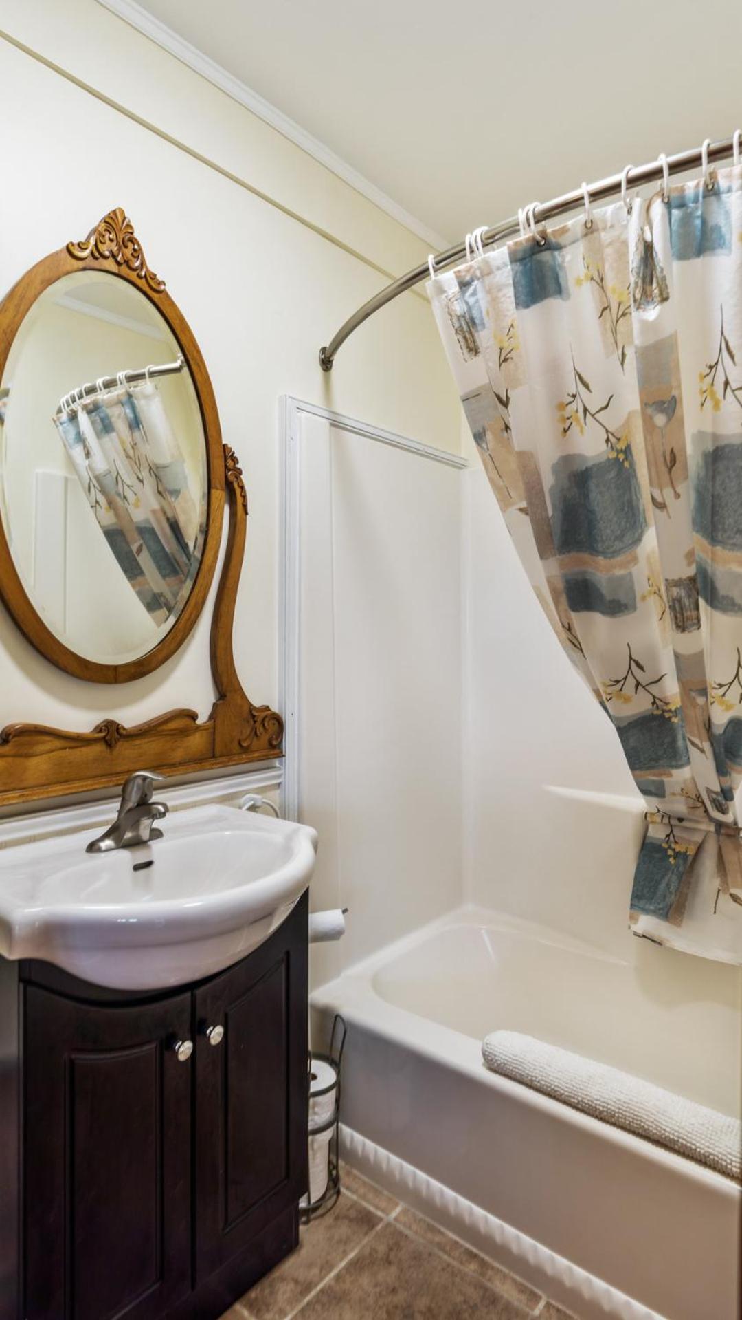 Bayview Pines Country Inn B&B