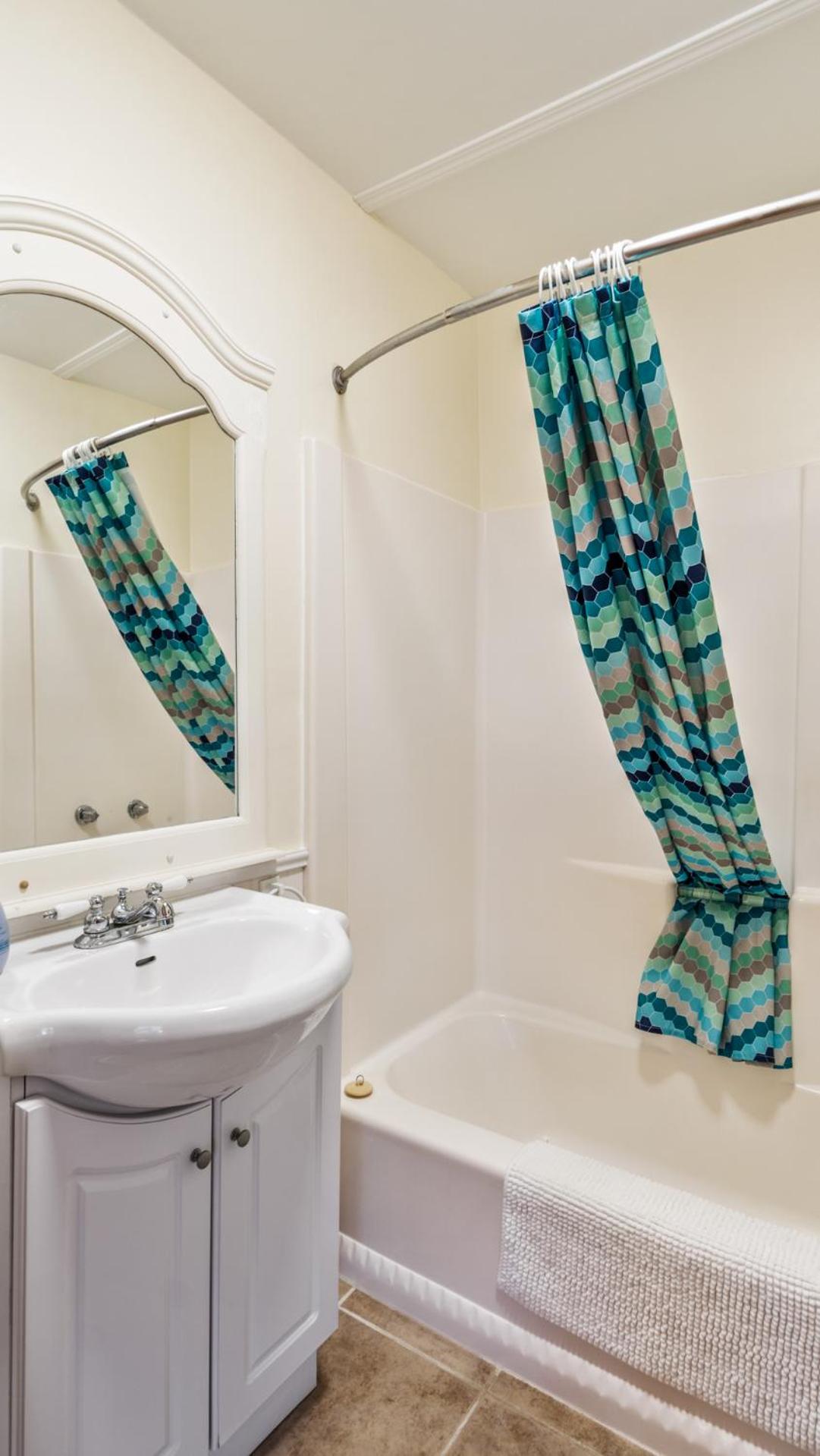 Bayview Pines Country Inn B&B