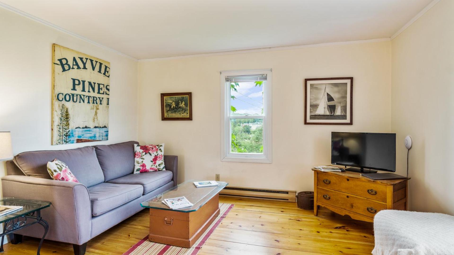 Bayview Pines Country Inn B&B