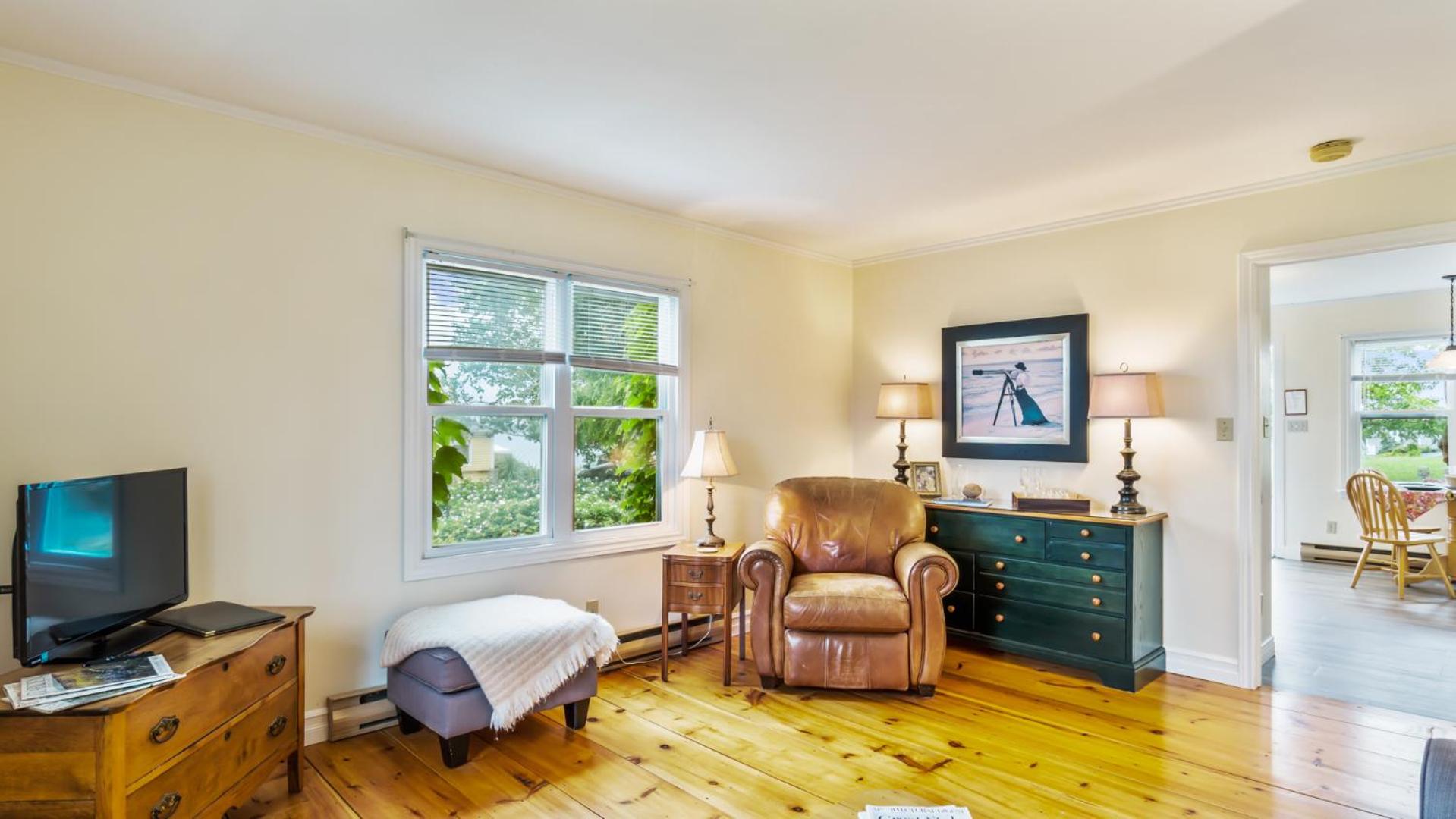 Bayview Pines Country Inn B&B