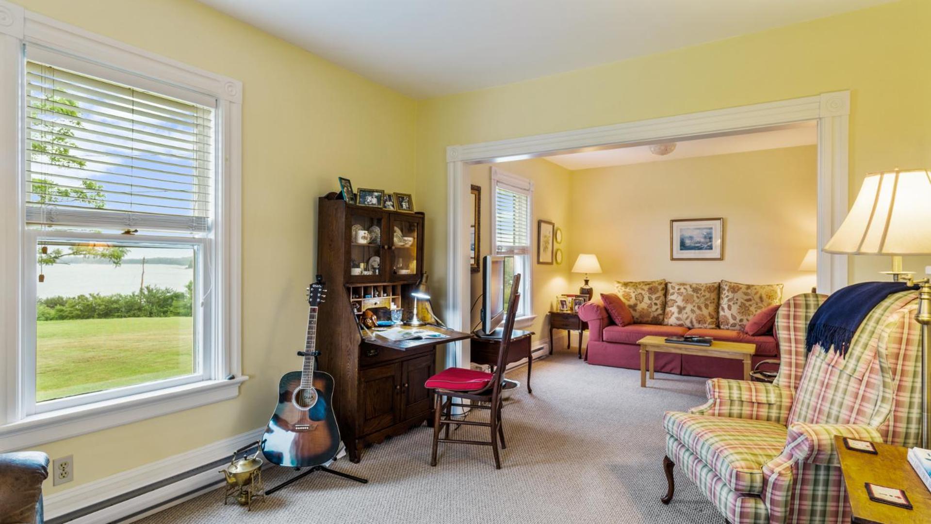 Bayview Pines Country Inn B&B