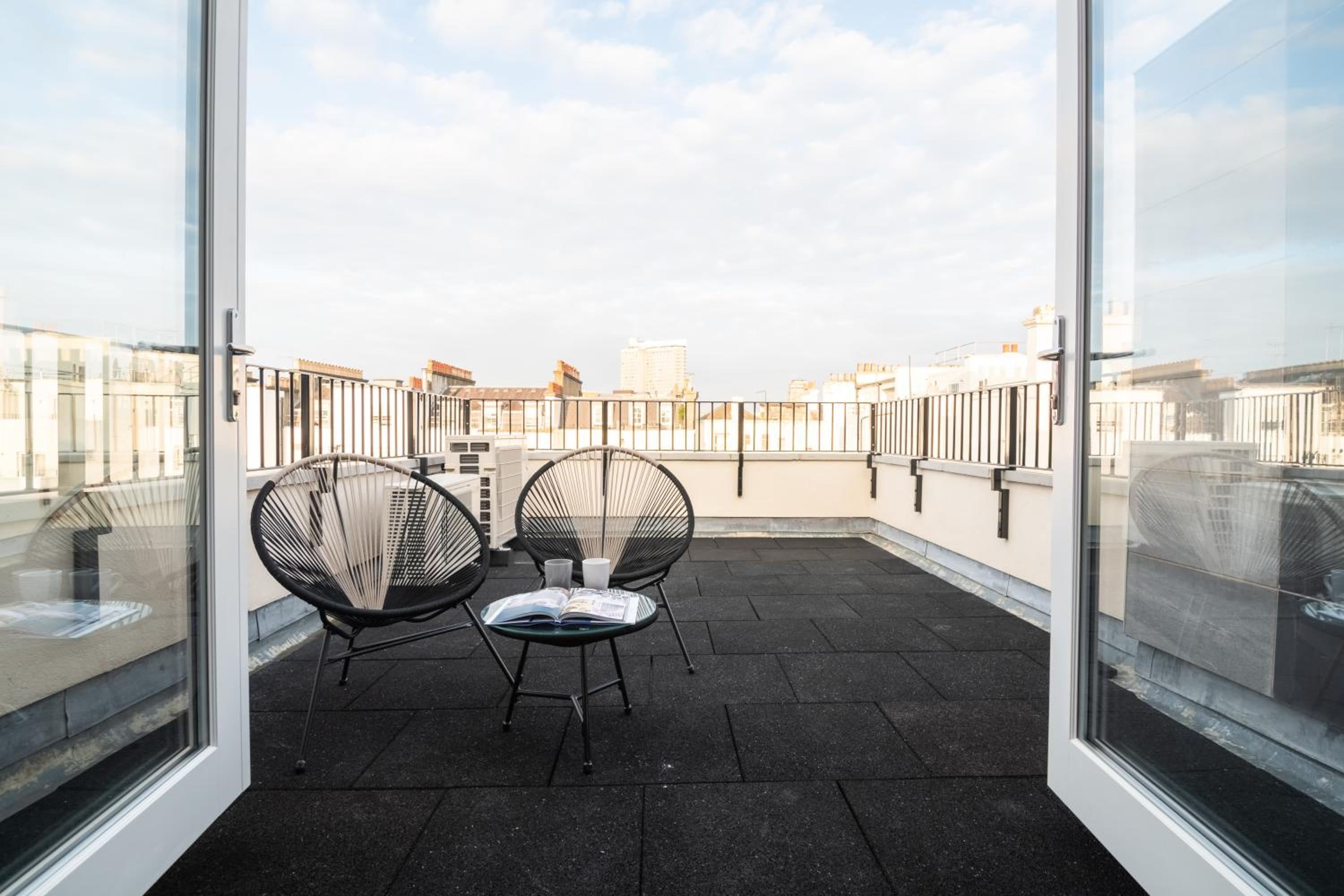 balcony