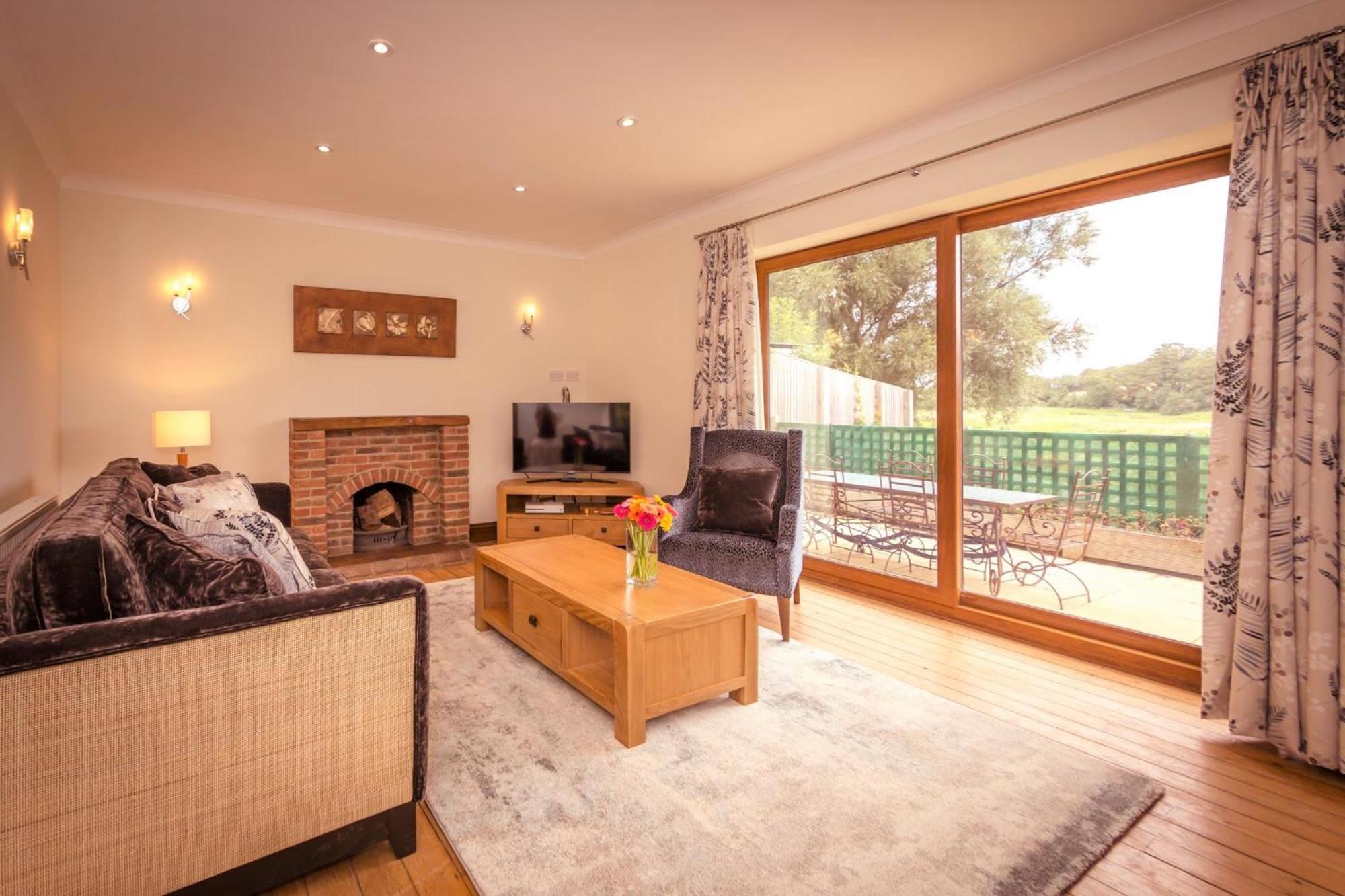 Riverbank Cottage - idyllic riverside country cottage on South Downs view 5