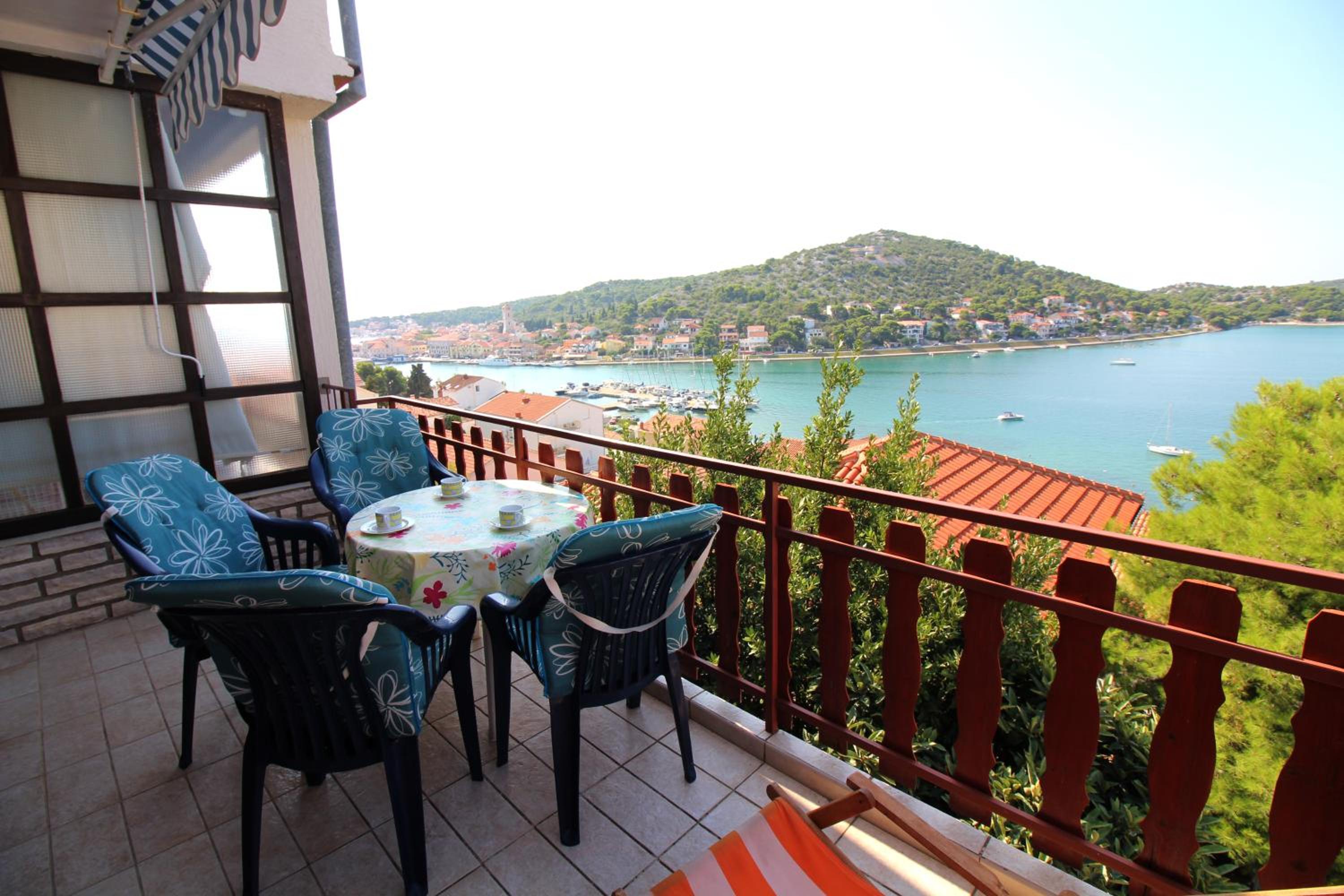 APARTMANI JADRANKA s pogledom na more view 4