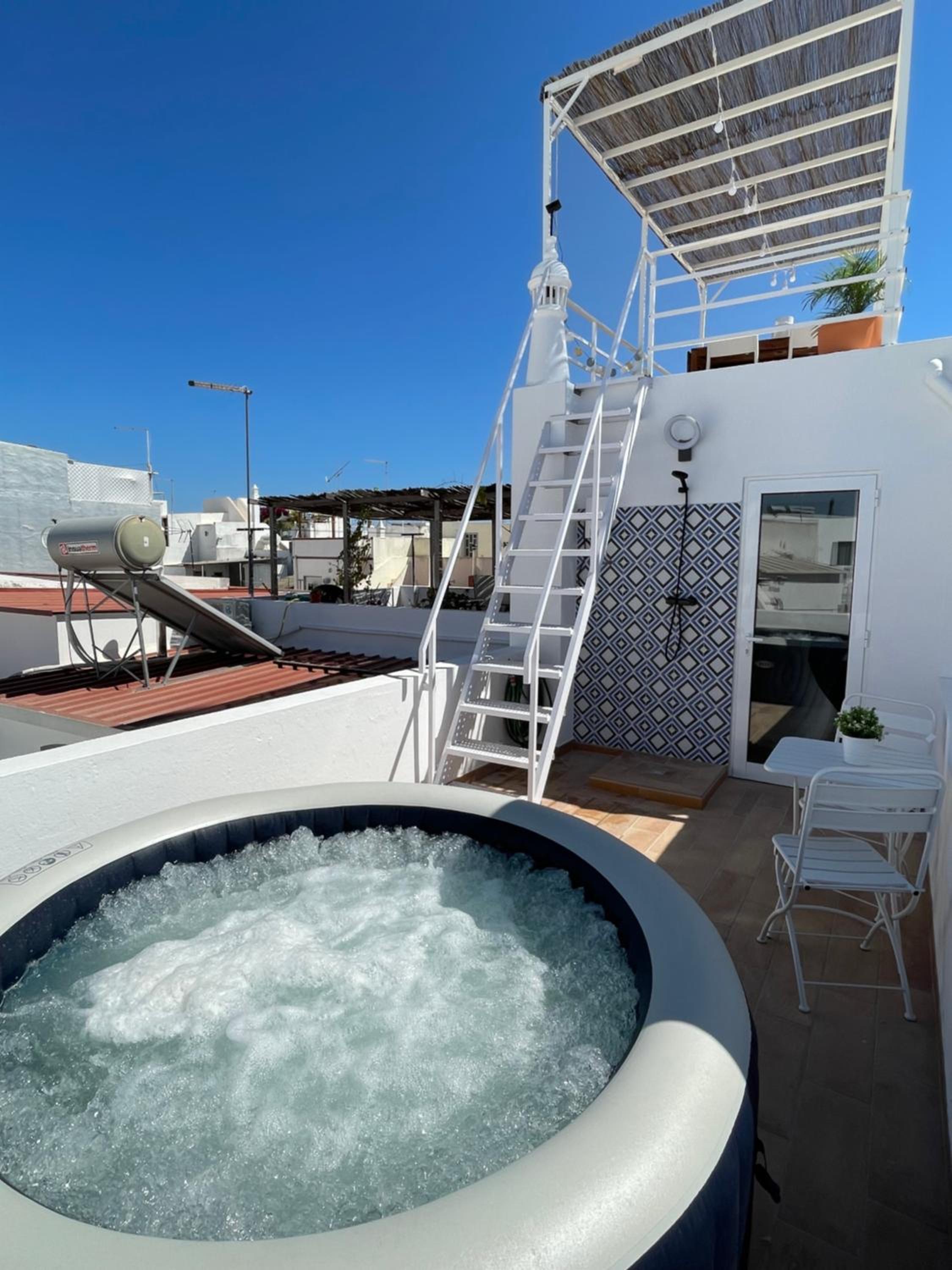 Casa Paixanita - jacuzzi & terrace downtown Olhao view 2