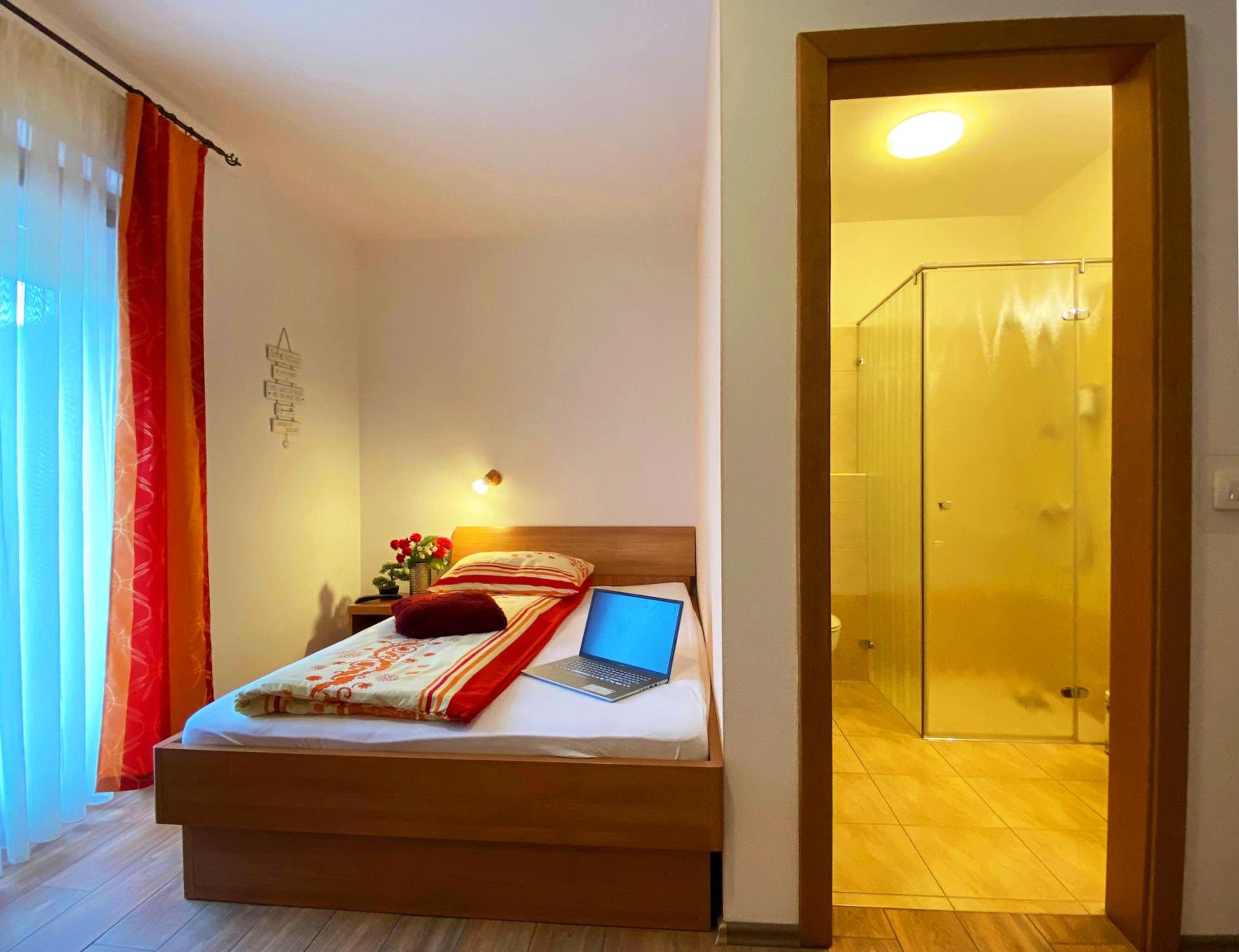 Guesthouse Mesec Zaplana view 4