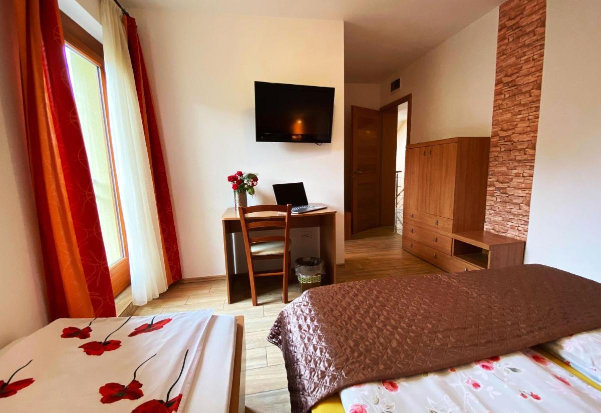 Guesthouse Mesec Zaplana view 5