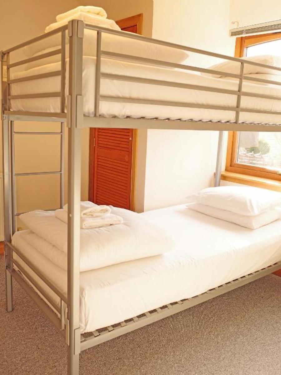 Highland Stays - Rushfield House Rooms view 2