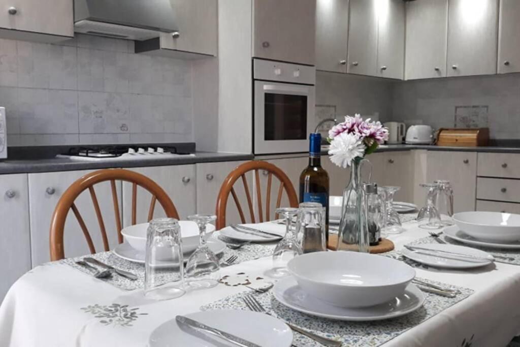 Ramzam - Spacious & Modern 3 bedroom apartment with roof terrace view 4