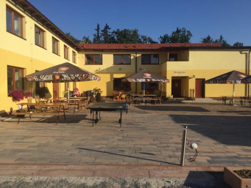 Penzion a restaurace Zlatovláska u zámku Červená Lhota