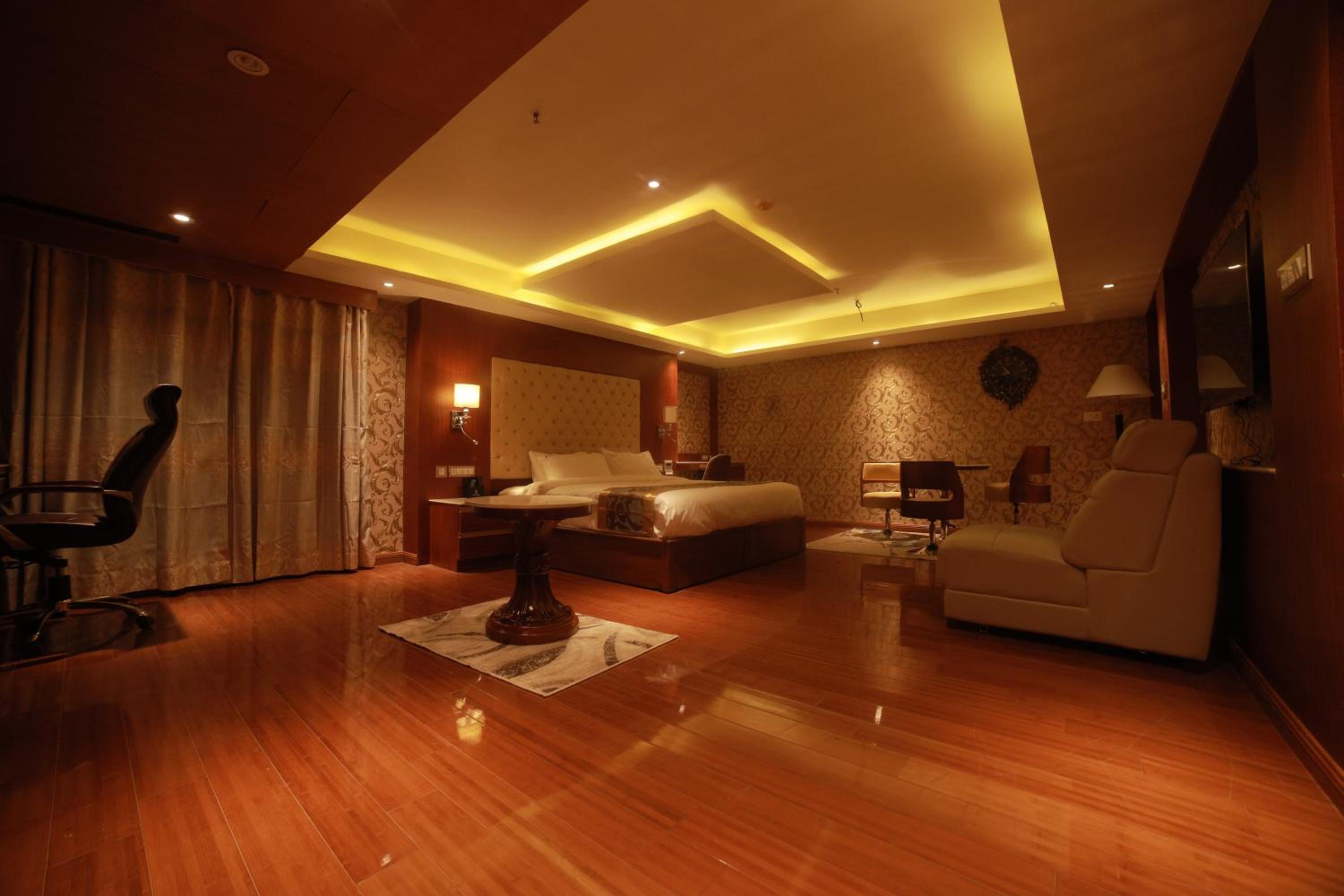 Photo 12