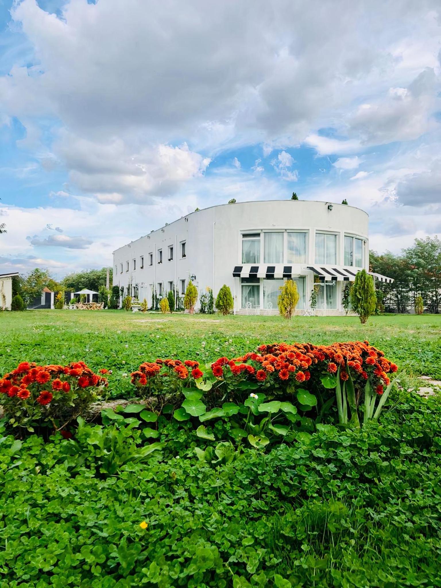YOUness WELLness Clinic & Retreats view 5
