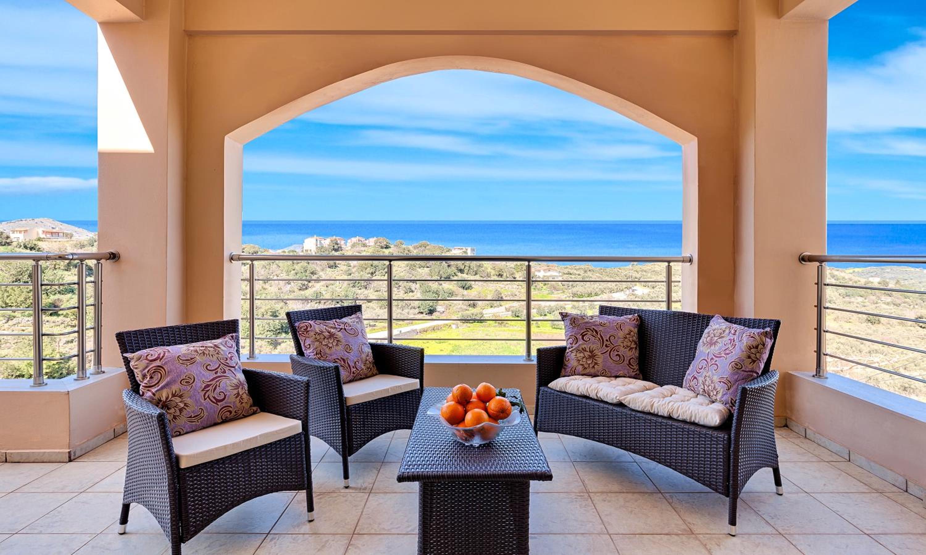 Cretan Sunny Villa With Heated Pool