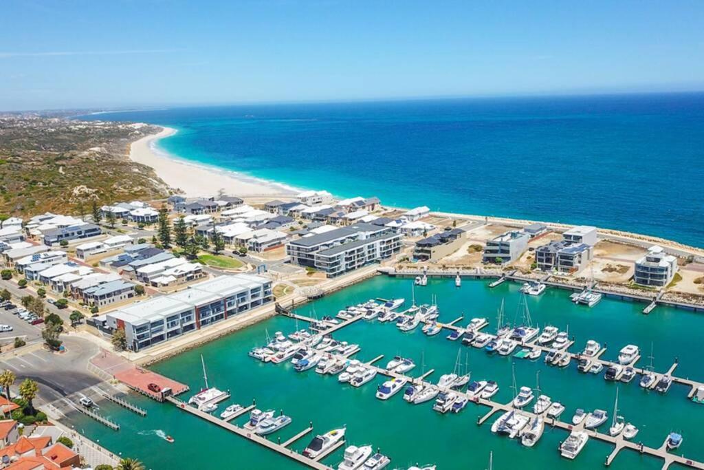 Mariner's Cove ~ Luxe Waterfront Apartment